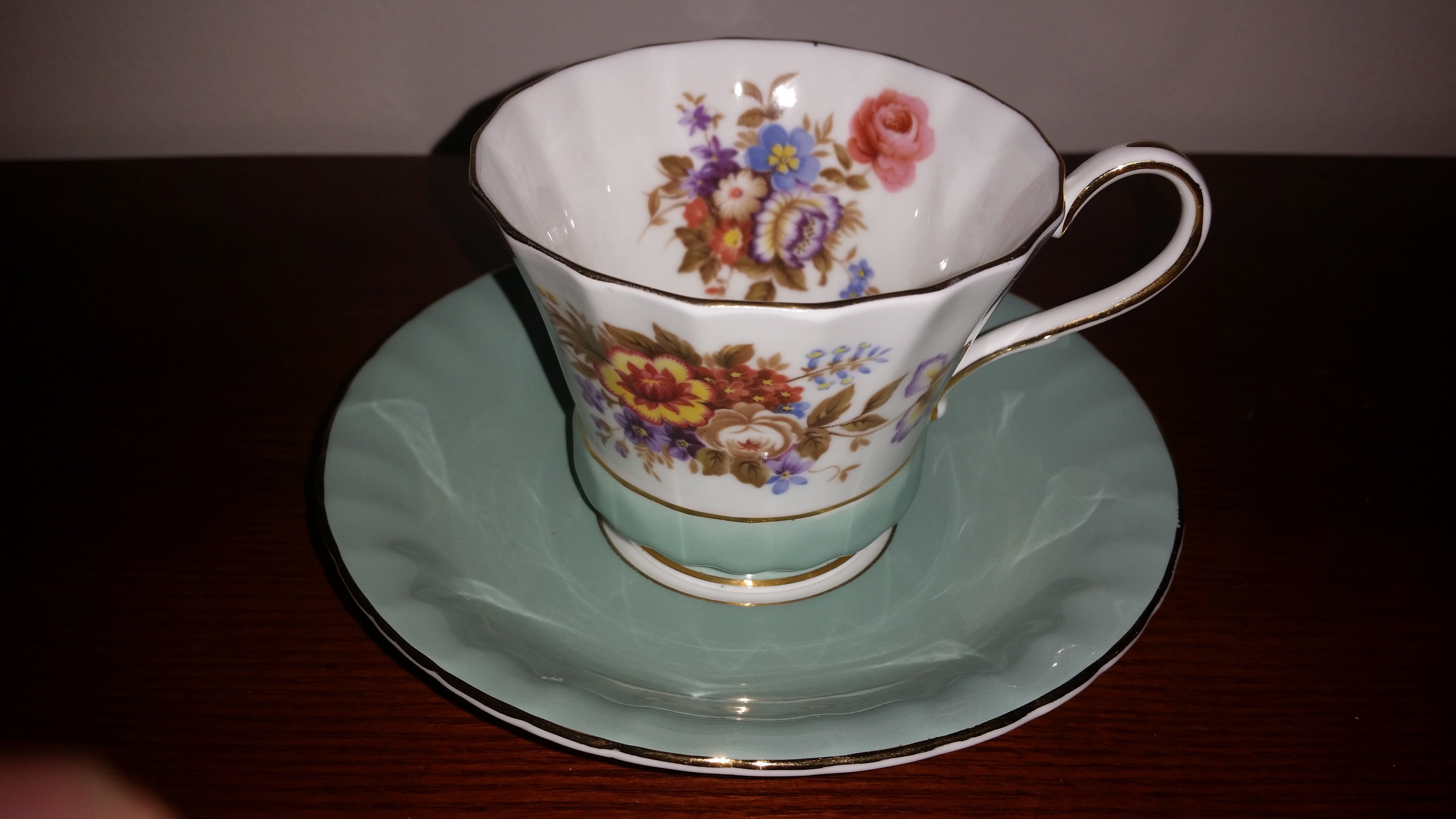 1960s Aynsley Fluted Primulas and Violets Bone China Teacup & Saucer Set