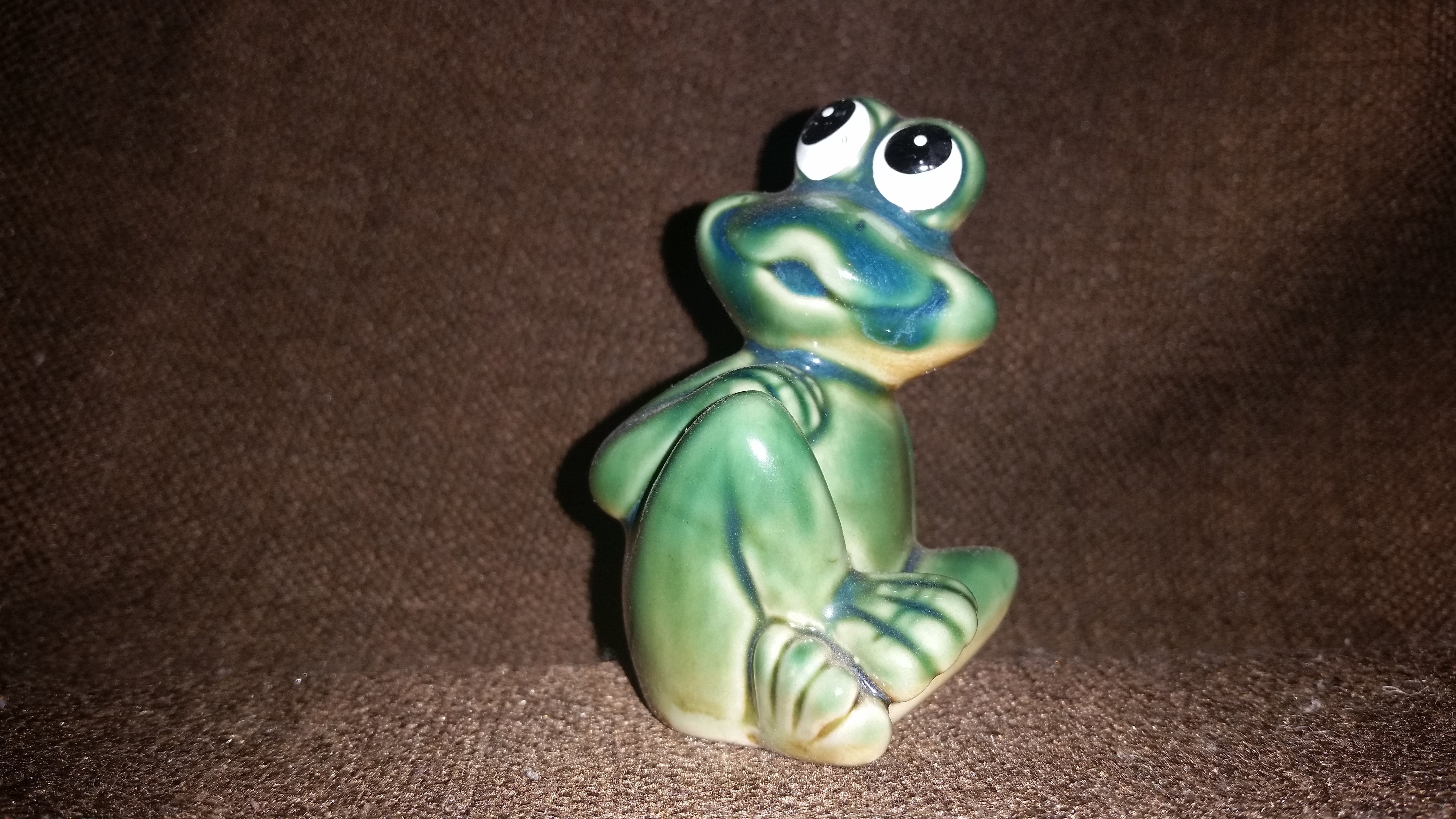 Small Decorative Sitting Relaxing Frog Ornament Ceramic
