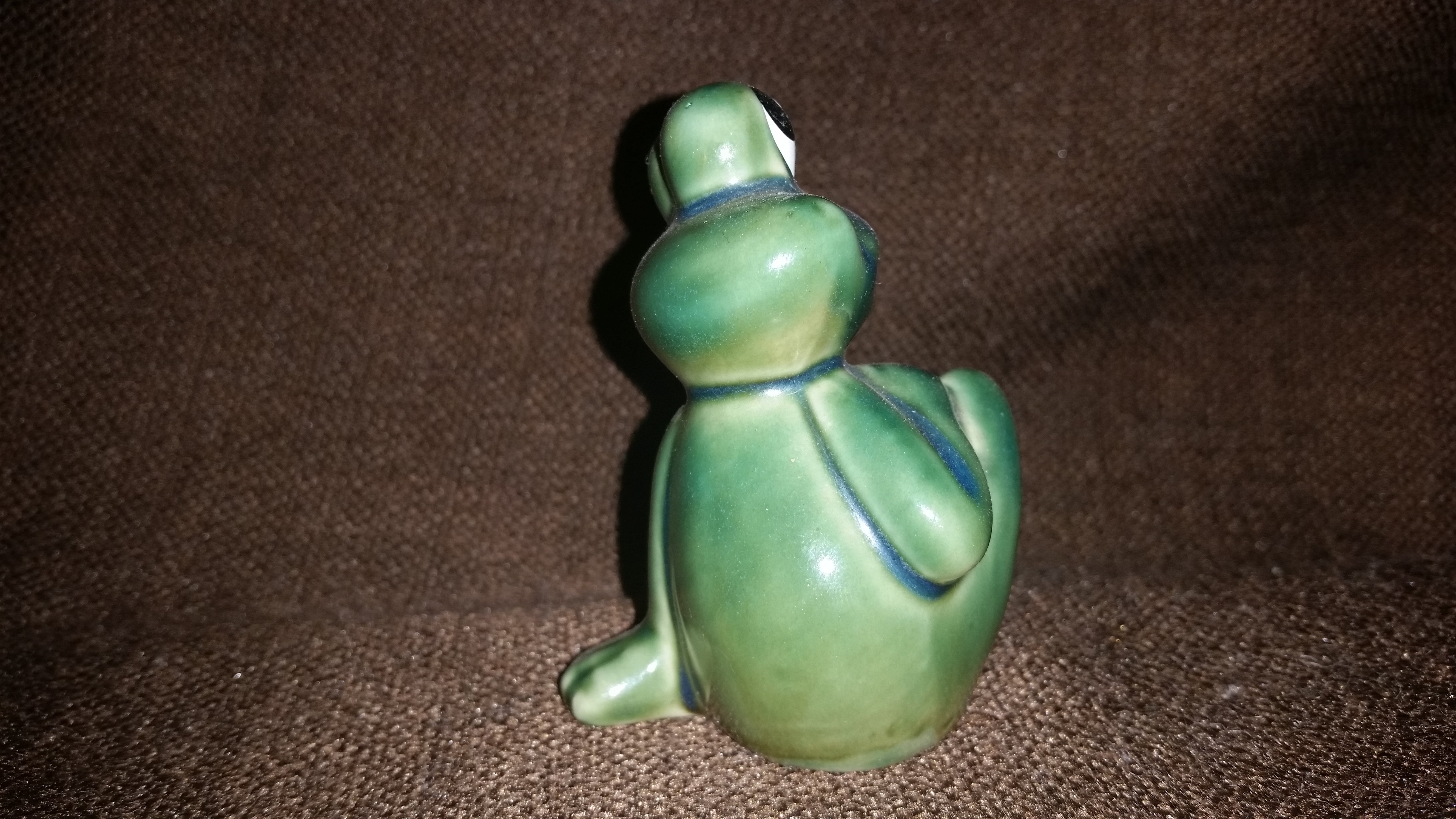 Small Decorative Sitting Relaxing Frog Ornament Ceramic 4