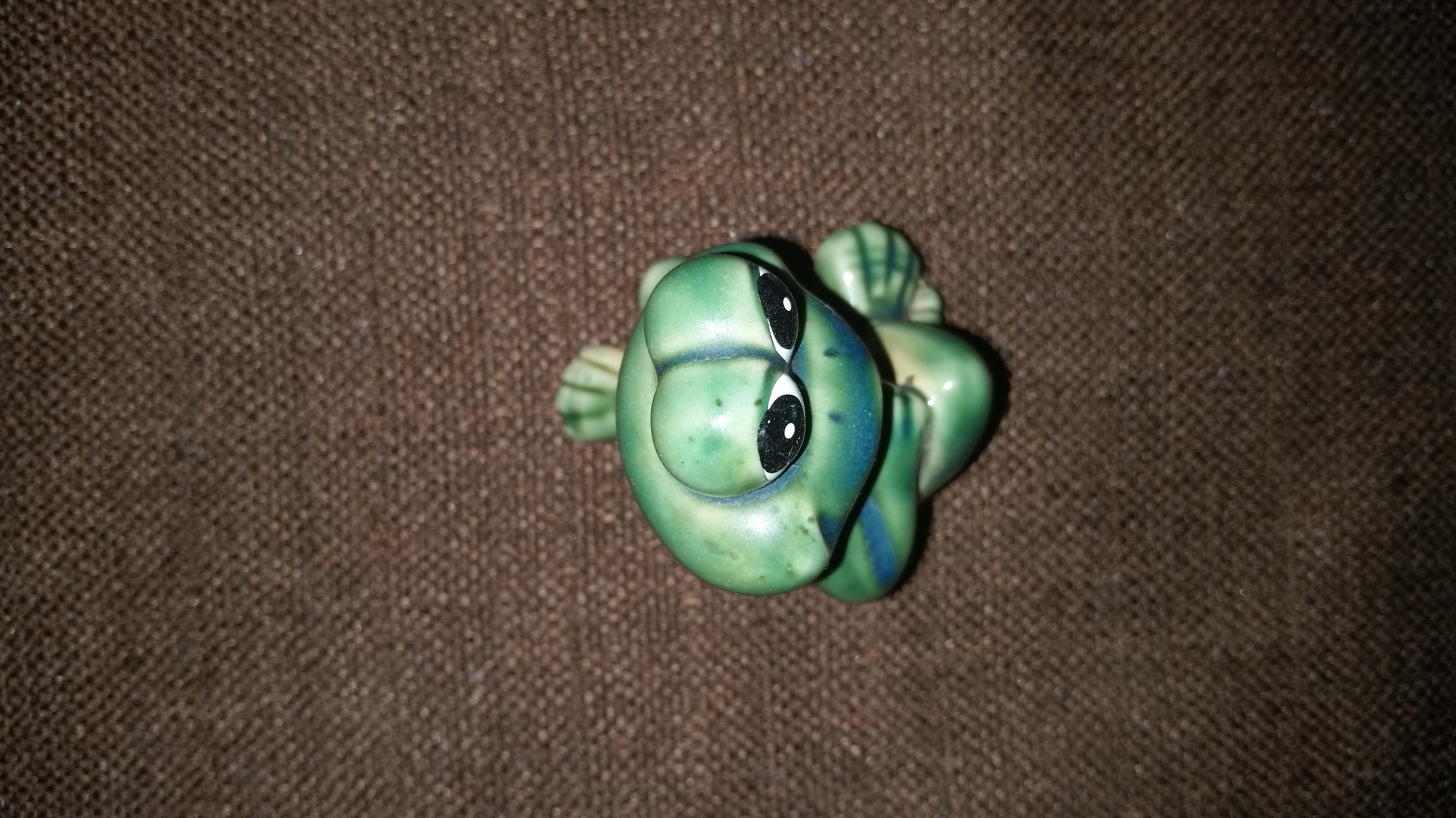 Small Decorative Sitting Relaxing Frog Ornament Ceramic 5