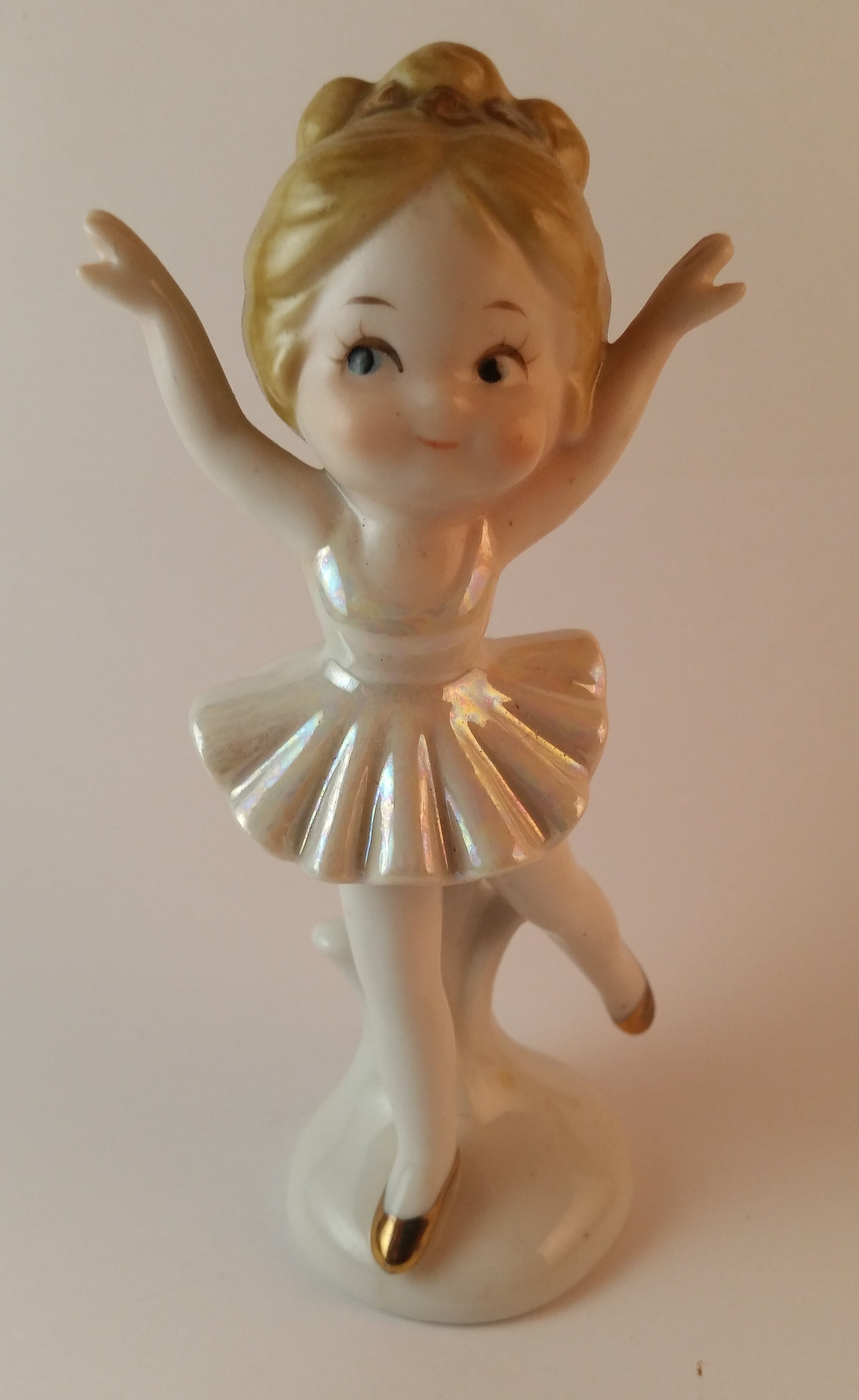 Vintage Porcelain Ceramic Ballerina with Gold Slippers and Hair Bow