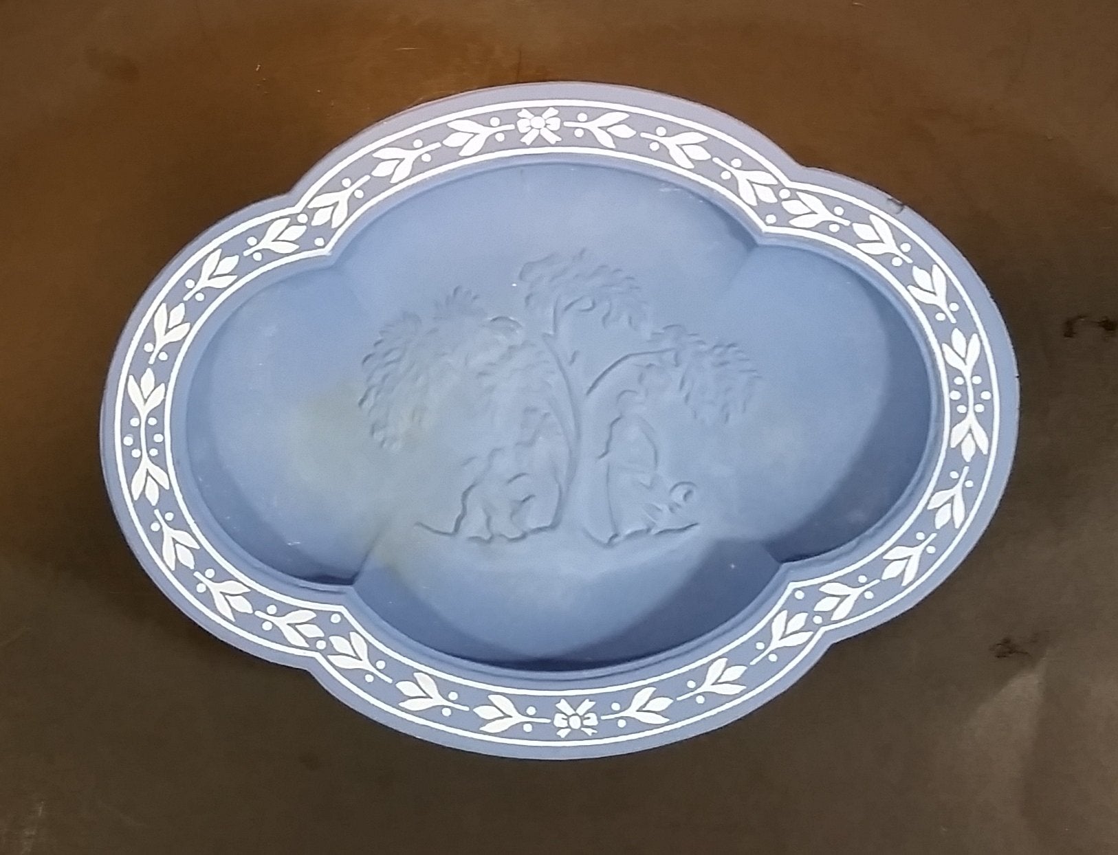 1971 Avon Avonshire Blue Pedestal Soap Dish - Wedgwood / Jasperware Style