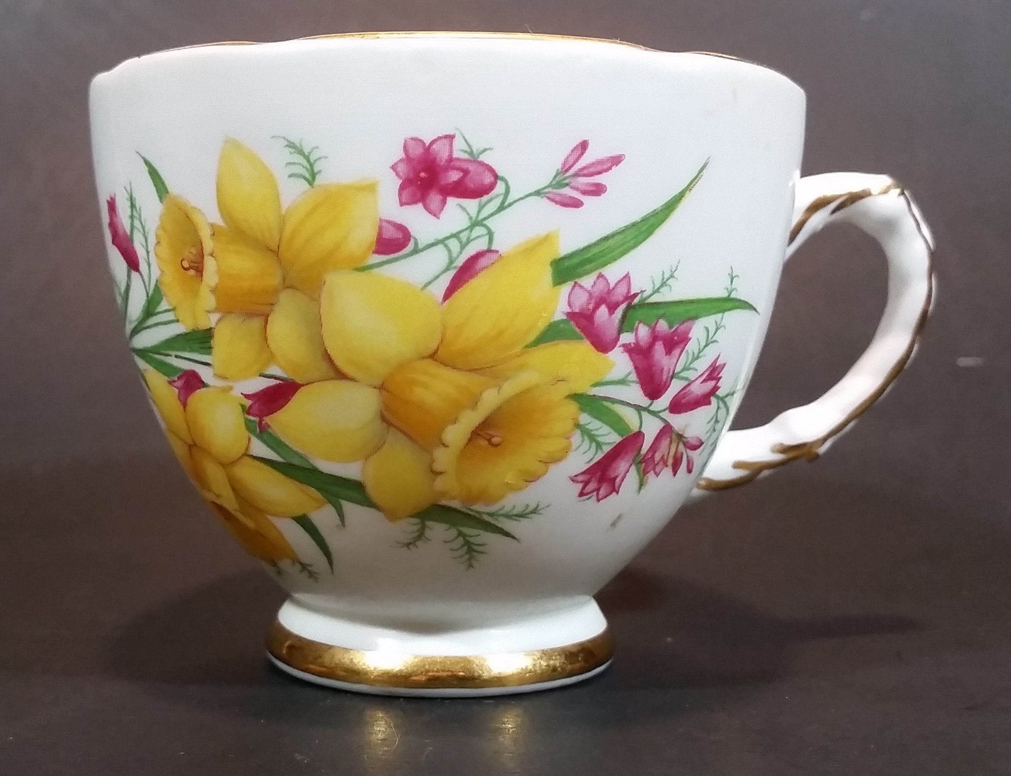1970s Delphine Bone China Yellow Daffodils Teacup