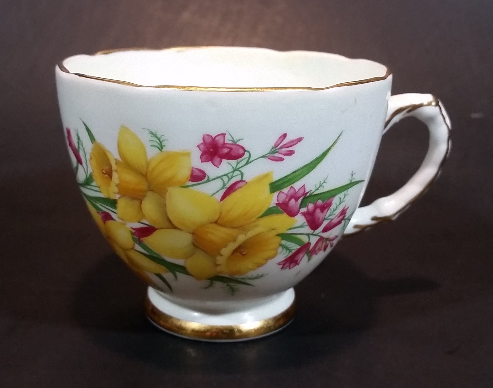 1970s Delphine Bone China Yellow Daffodils Teacup 2