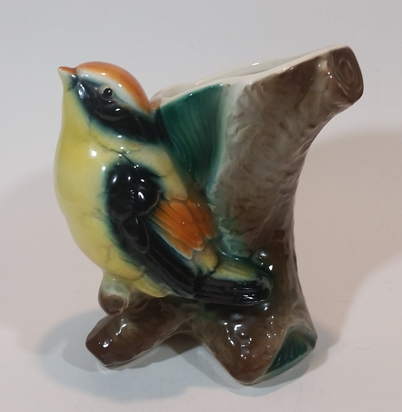 1950s Royal Copley Western Tanager or Warbler Bird on Tree Stump Ceramic Porcelain Planter 16