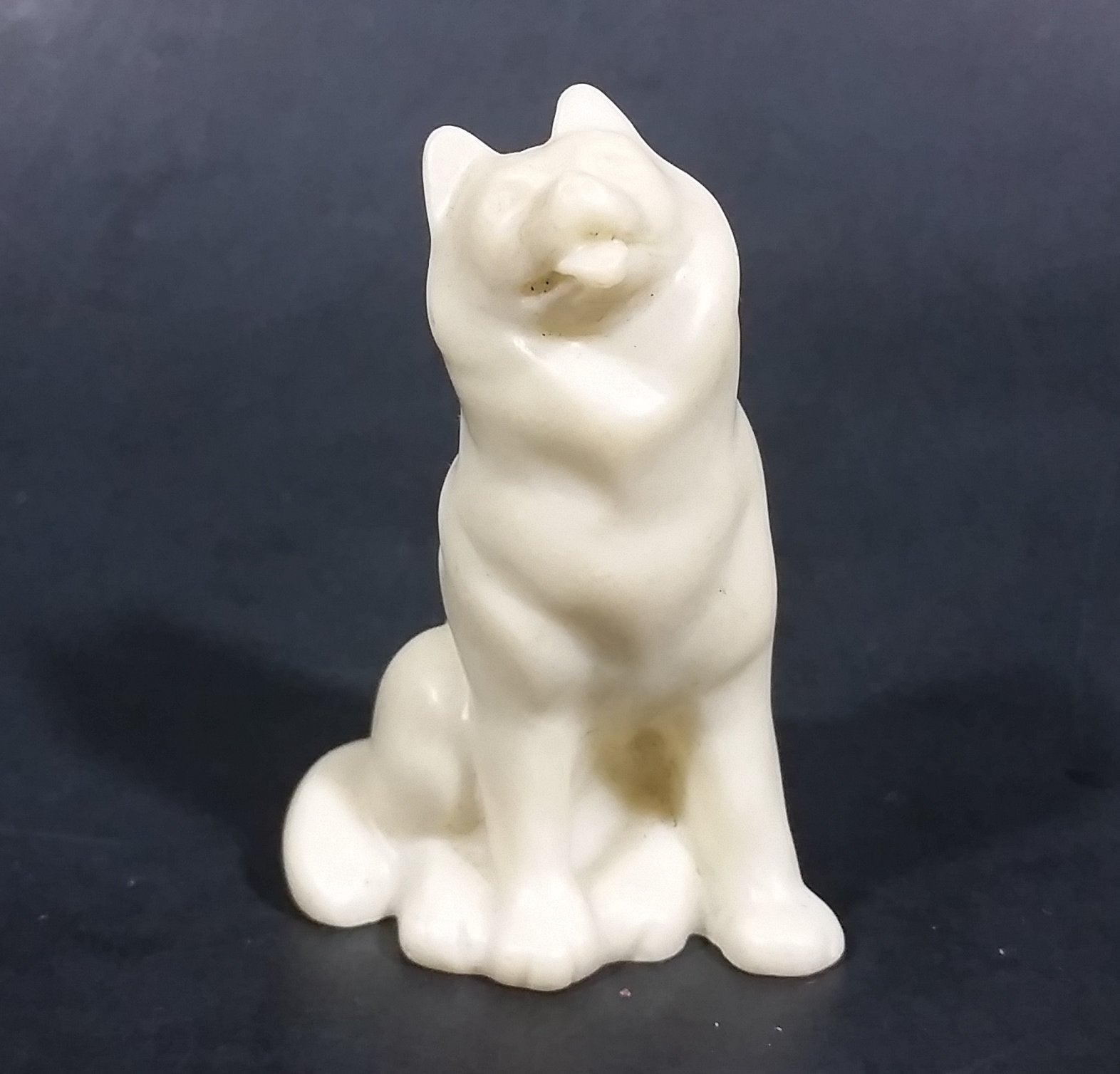 Small Marble Resin White Soapstone look Wolf Dog Sculpture Figurine 7