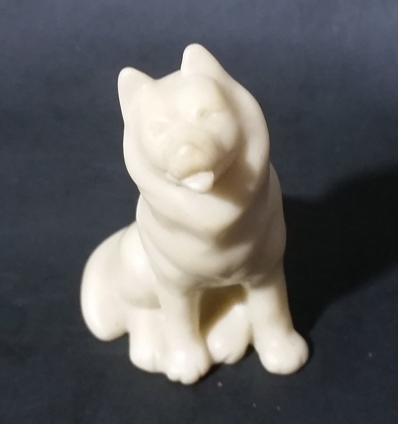Small Marble Resin White Soapstone look Wolf Dog Sculpture Figurine 8