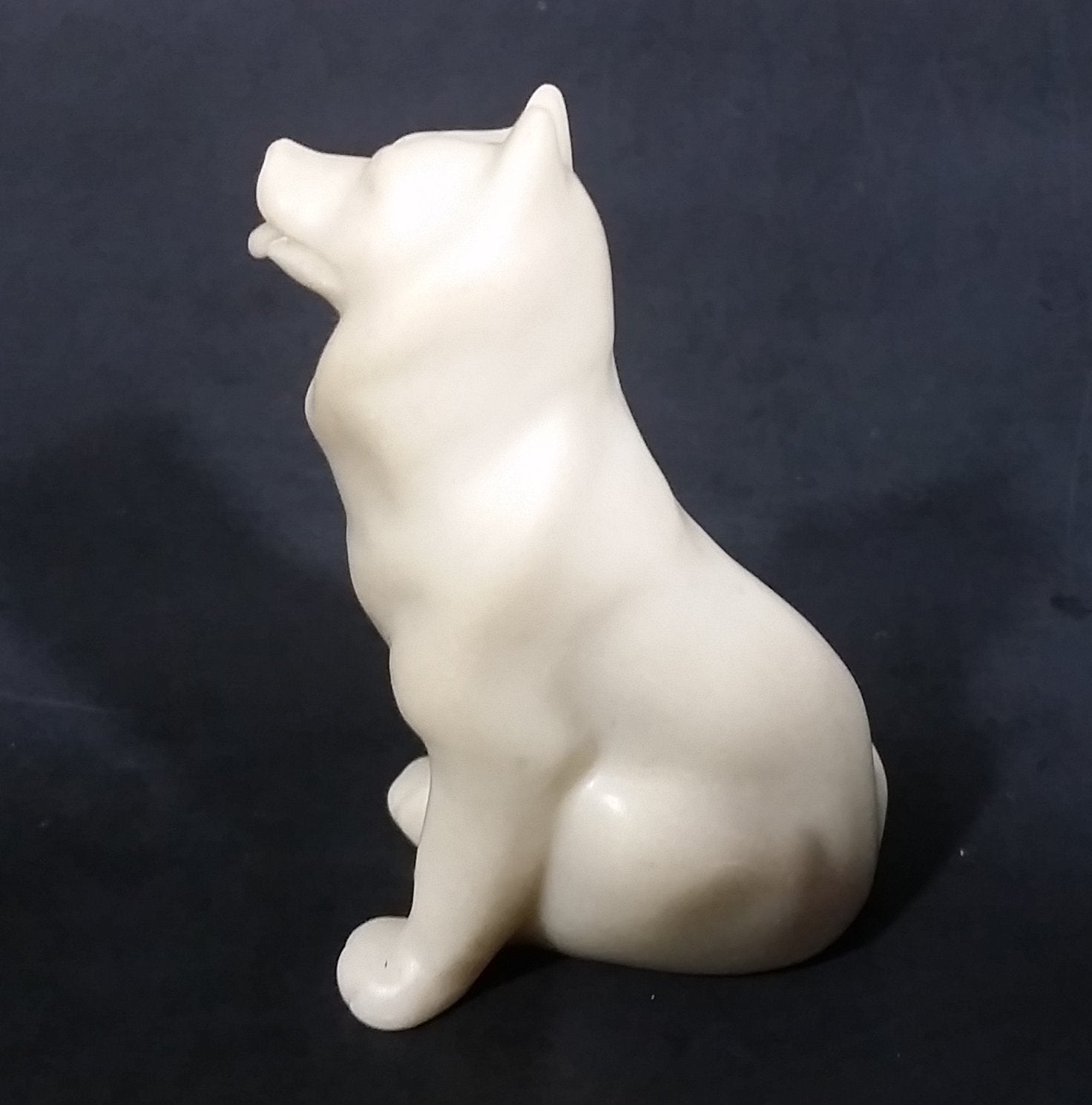 Small Marble Resin White Soapstone look Wolf Dog Sculpture Figurine 12