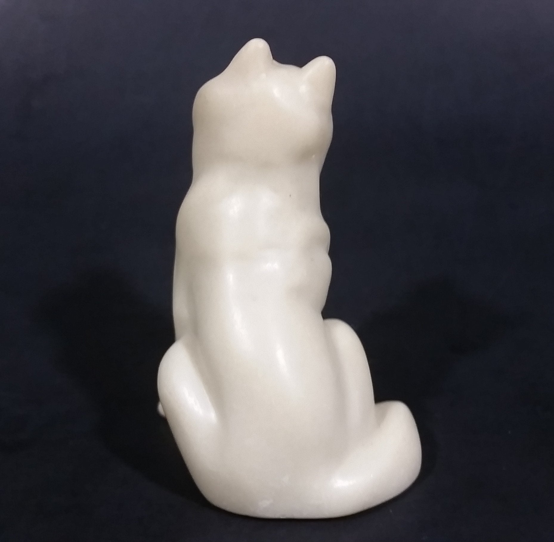 Small Marble Resin White Soapstone look Wolf Dog Sculpture Figurine 13