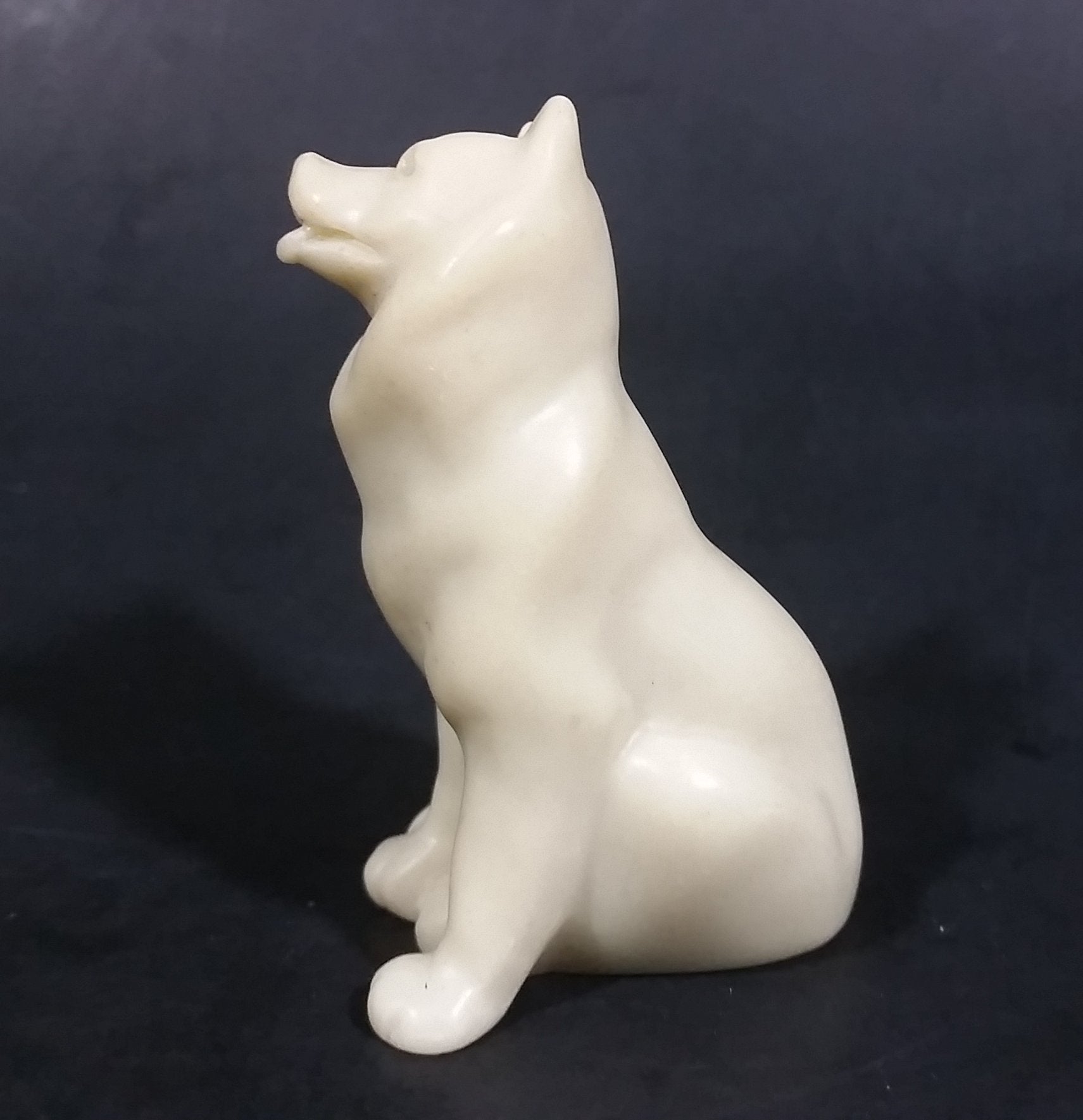 Small Marble Resin White Soapstone look Wolf Dog Sculpture Figurine 14