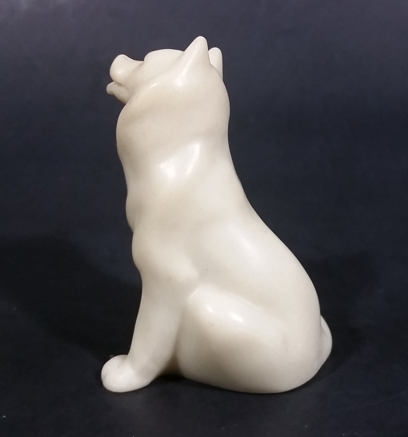 Small Marble Resin White Soapstone look Wolf Dog Sculpture Figurine 4
