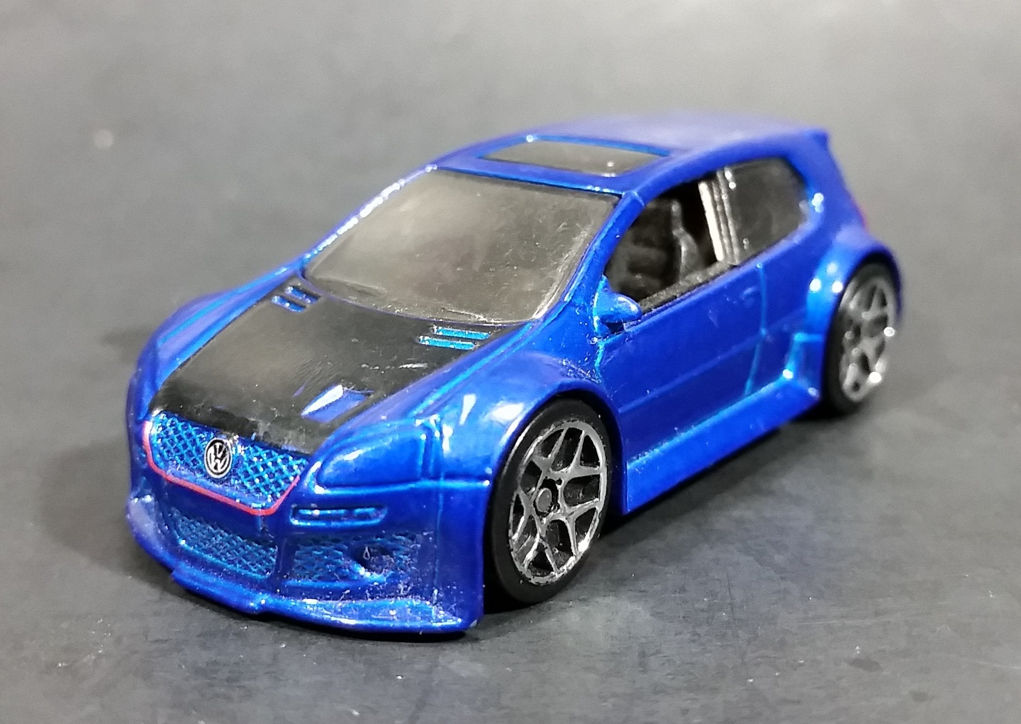 2007 Hot Wheels VW Volkwagen Golf GTI Metalflake Blue Die Cast Toy Car Vehicle 2
