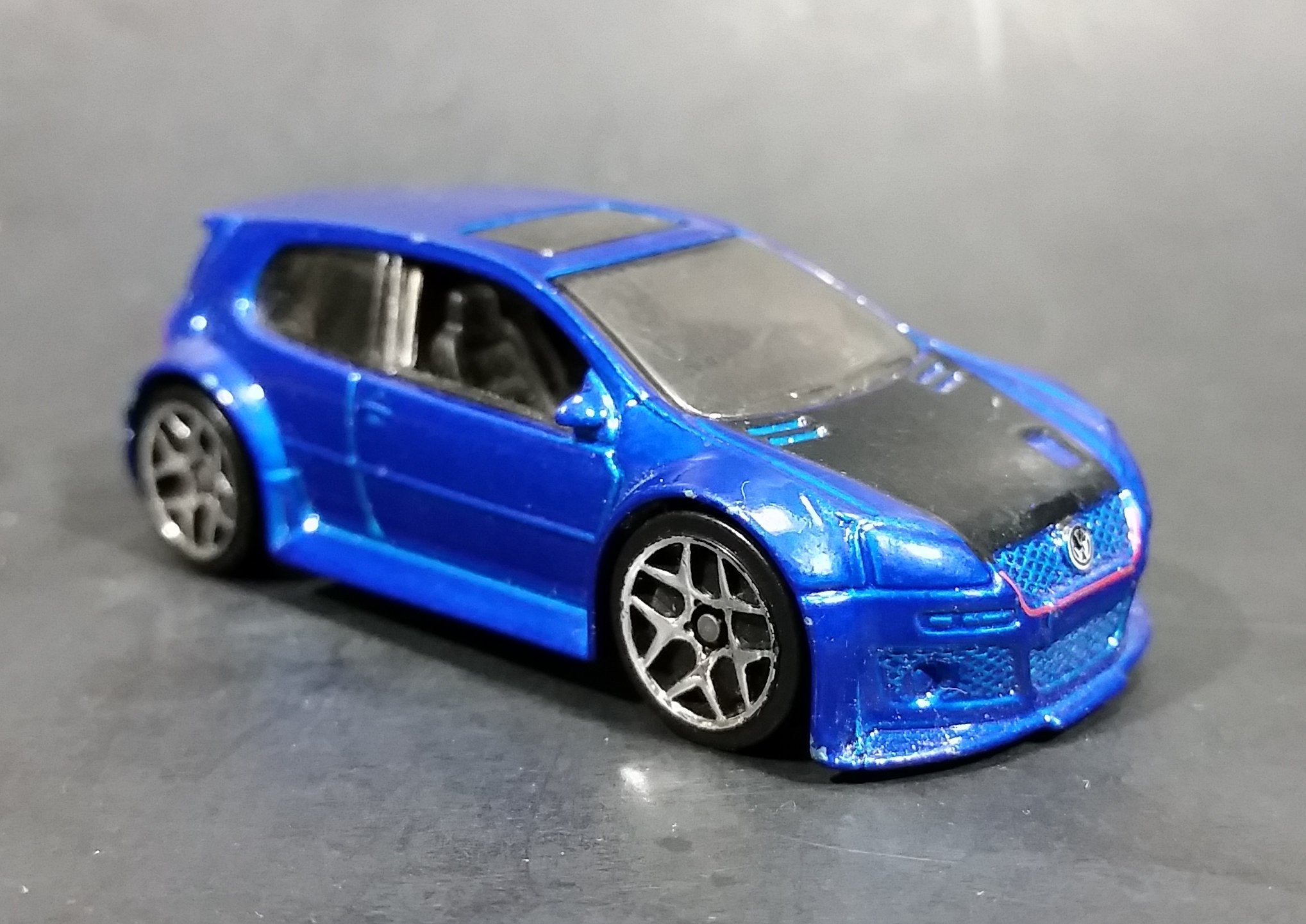 2007 Hot Wheels VW Volkwagen Golf GTI Metalflake Blue Die Cast Toy Car Vehicle 4