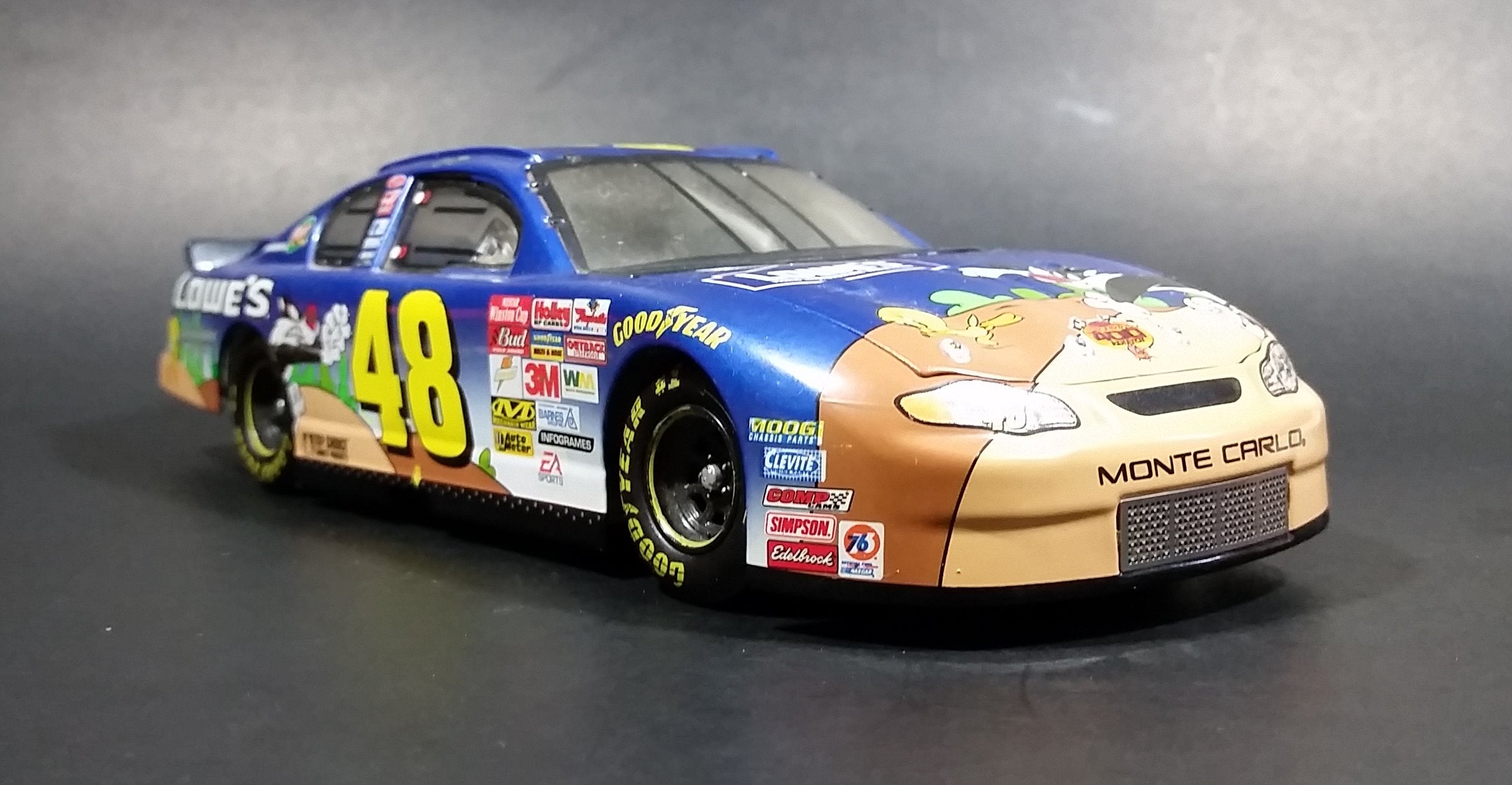 2002 Action Racing Warner Bros Looney Tunes Jimmie Johnson #48 Nascar Monte Carlo 1/24 Scale Die Cast Toy Model Vehicle 15