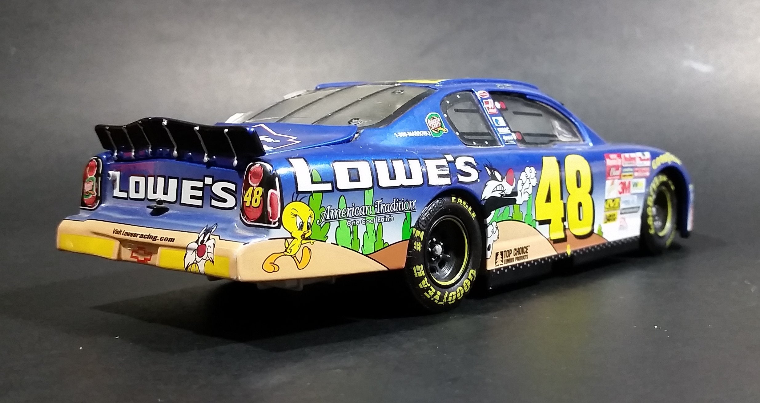 2002 Action Racing Warner Bros Looney Tunes Jimmie Johnson #48 Nascar Monte Carlo 1/24 Scale Die Cast Toy Model Vehicle 17