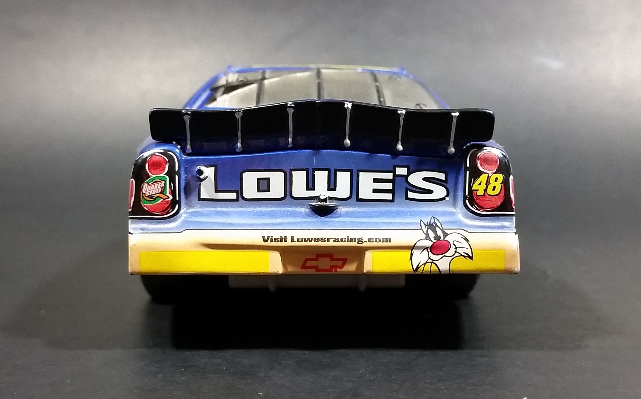 2002 Action Racing Warner Bros Looney Tunes Jimmie Johnson #48 Nascar Monte Carlo 1/24 Scale Die Cast Toy Model Vehicle 18