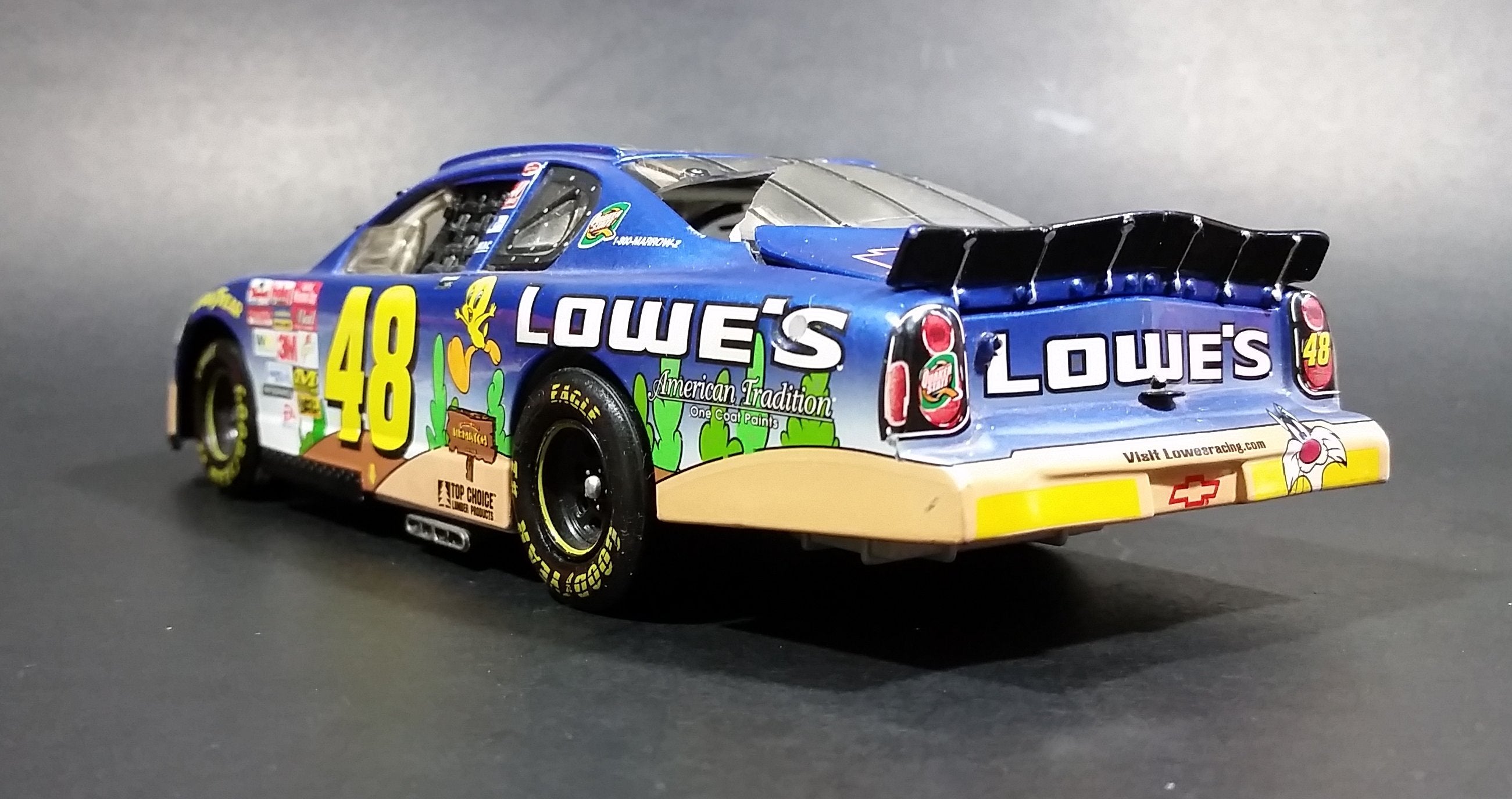 2002 Action Racing Warner Bros Looney Tunes Jimmie Johnson #48 Nascar Monte Carlo 1/24 Scale Die Cast Toy Model Vehicle 19