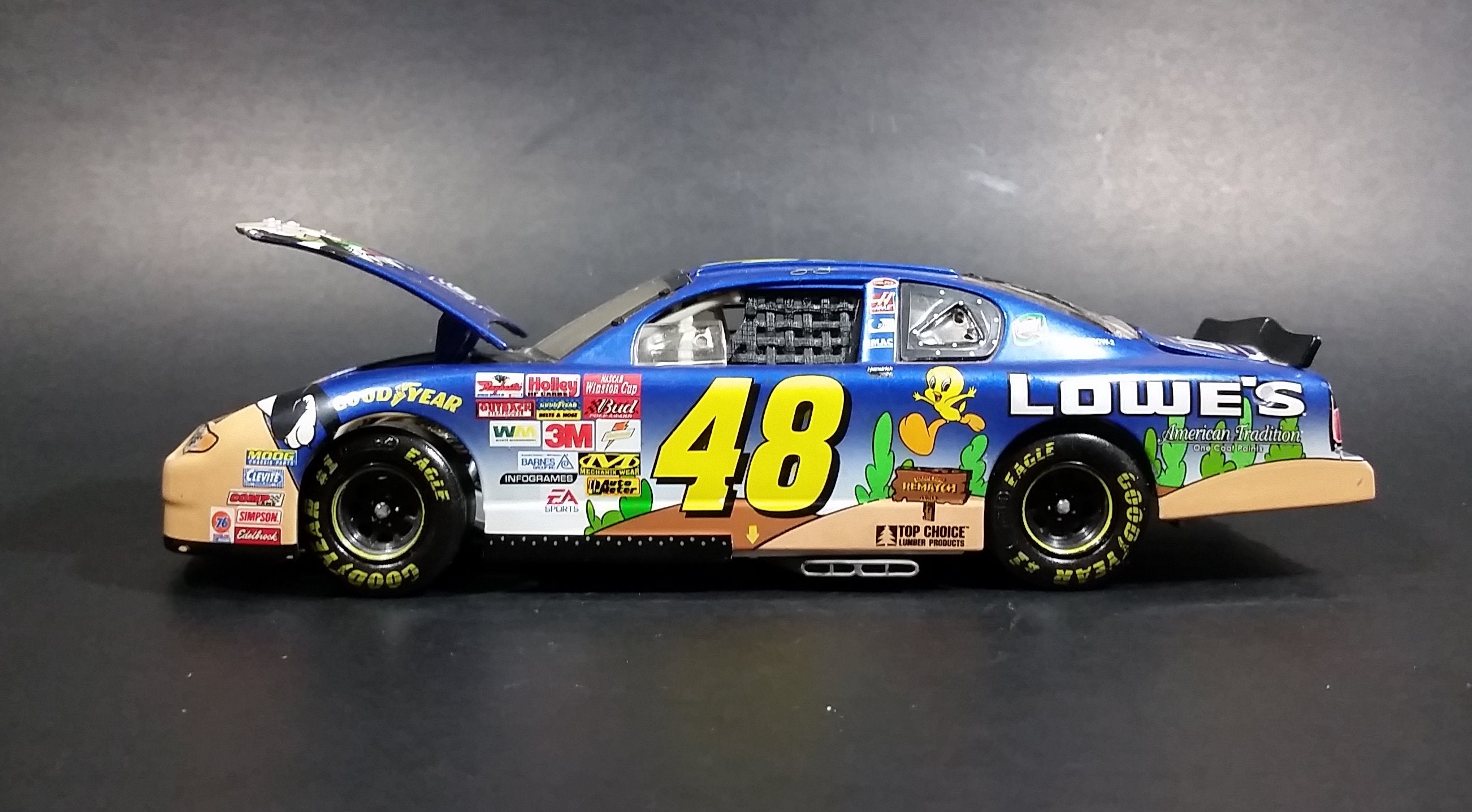 2002 Action Racing Warner Bros Looney Tunes Jimmie Johnson #48 Nascar Monte Carlo 1/24 Scale Die Cast Toy Model Vehicle 2