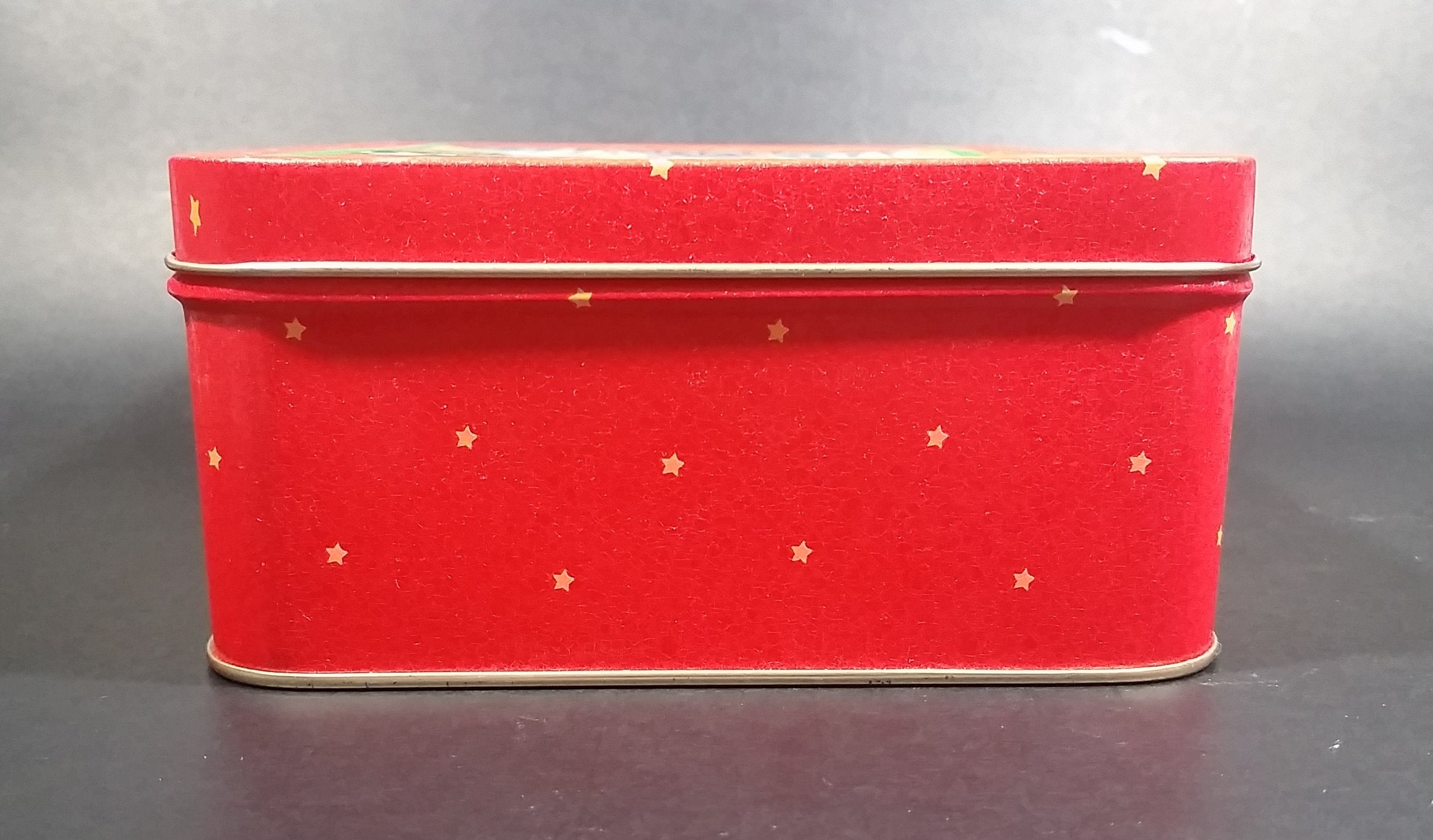 1994 Disney It's A Small World Holiday Mickey, Minnie, and Friends Christmas Holiday Tin 3