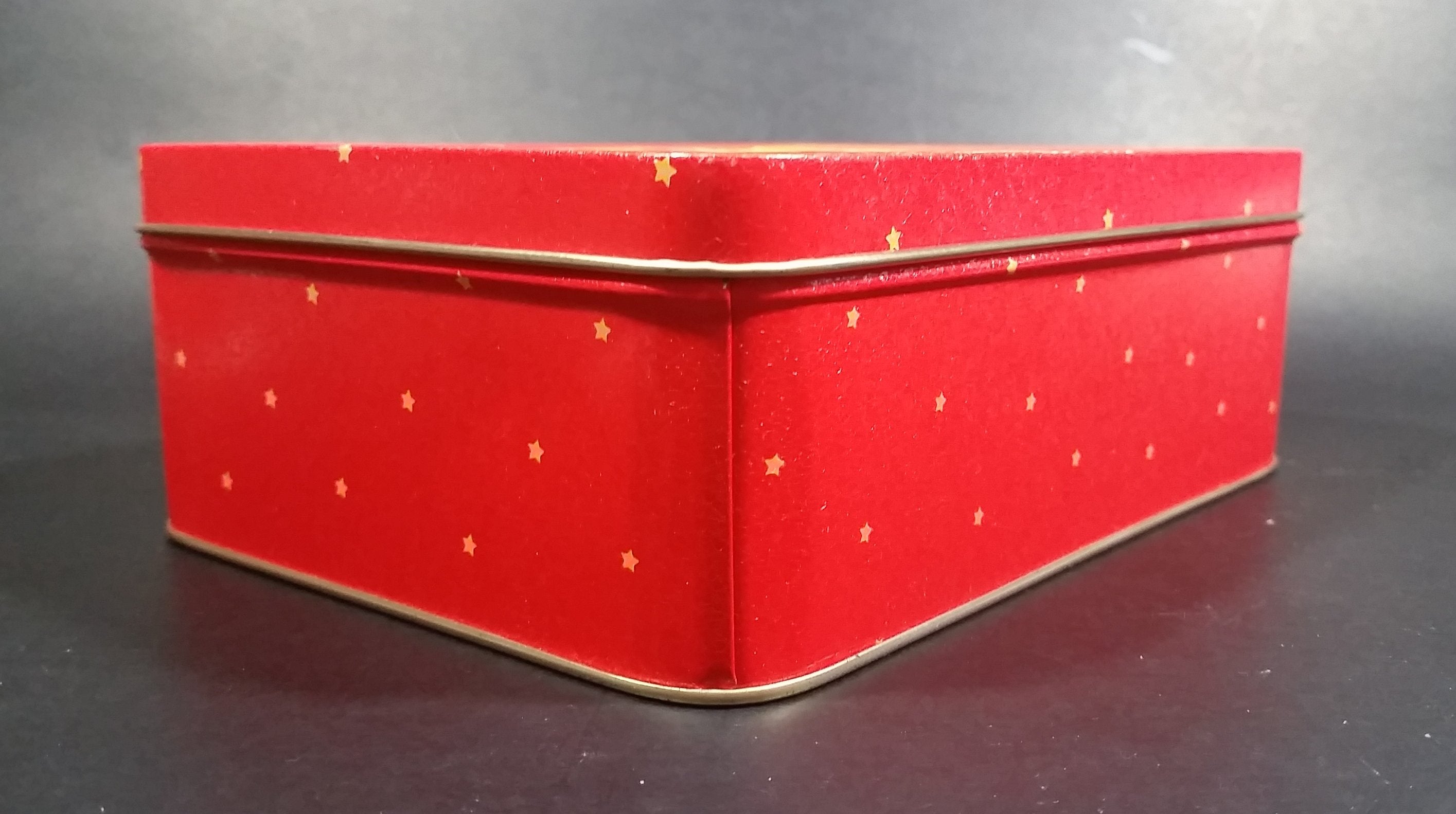 1994 Disney It's A Small World Holiday Mickey, Minnie, and Friends Christmas Holiday Tin 8