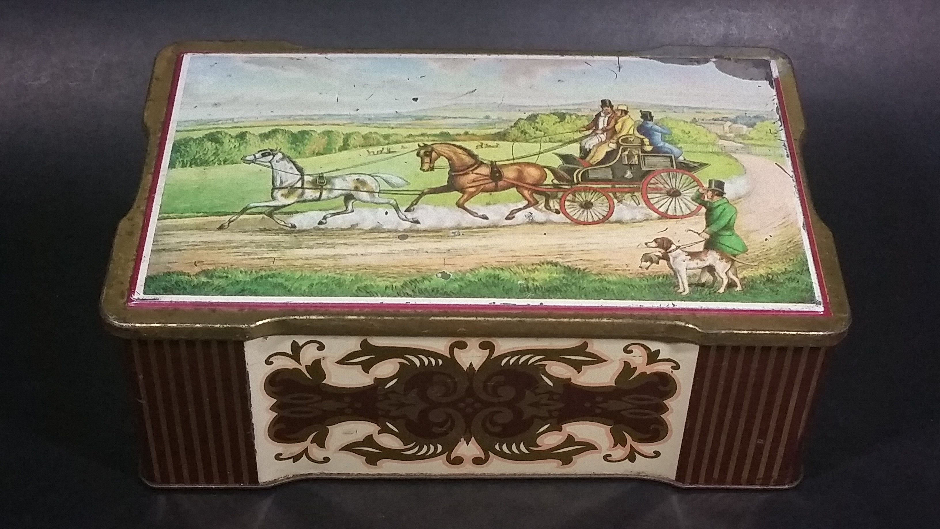 Rare Vintage Murchie's Select Tea Horse Drawn Carriage Scenery Decorated Hinged Tin