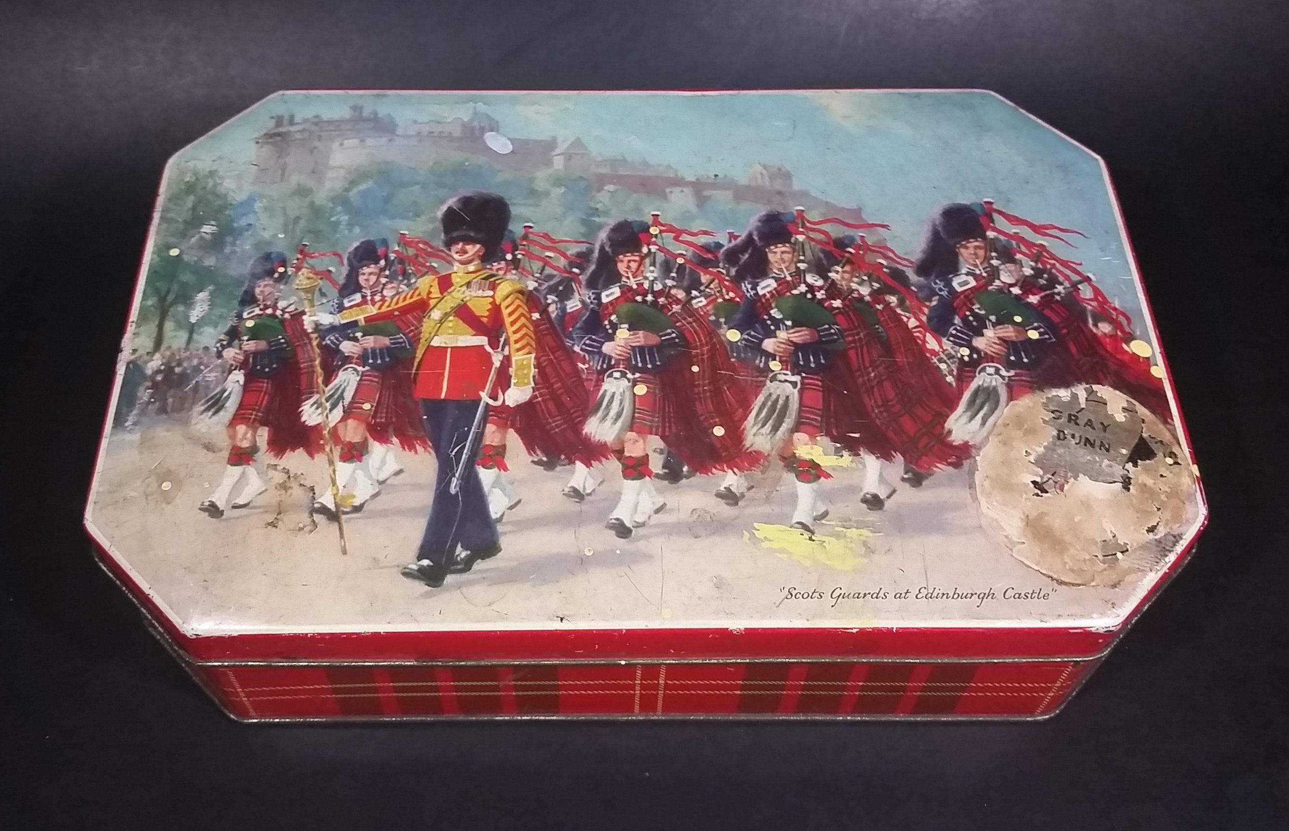 Vintage Gray and Dunn 'Scots Guards at Edinburgh Castle' Biscuits Cookie Tin - Hinged