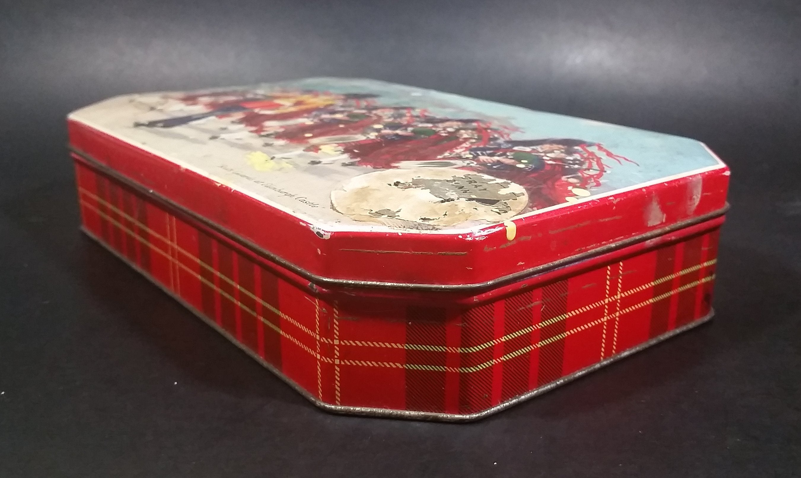 Vintage Gray and Dunn 'Scots Guards at Edinburgh Castle' Biscuits Cookie Tin - Hinged 6