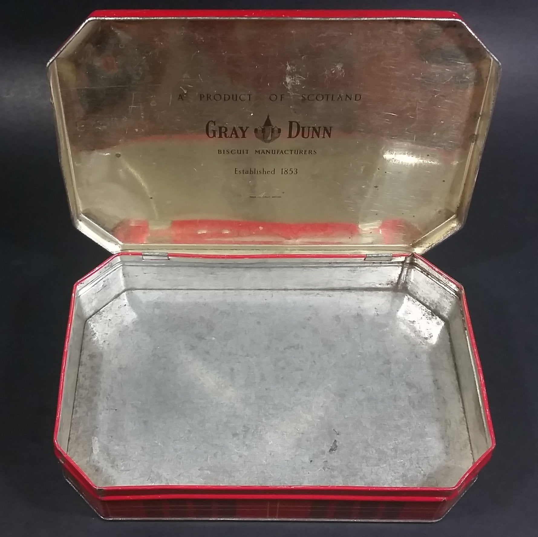Vintage Gray and Dunn 'Scots Guards at Edinburgh Castle' Biscuits Cookie Tin - Hinged 14