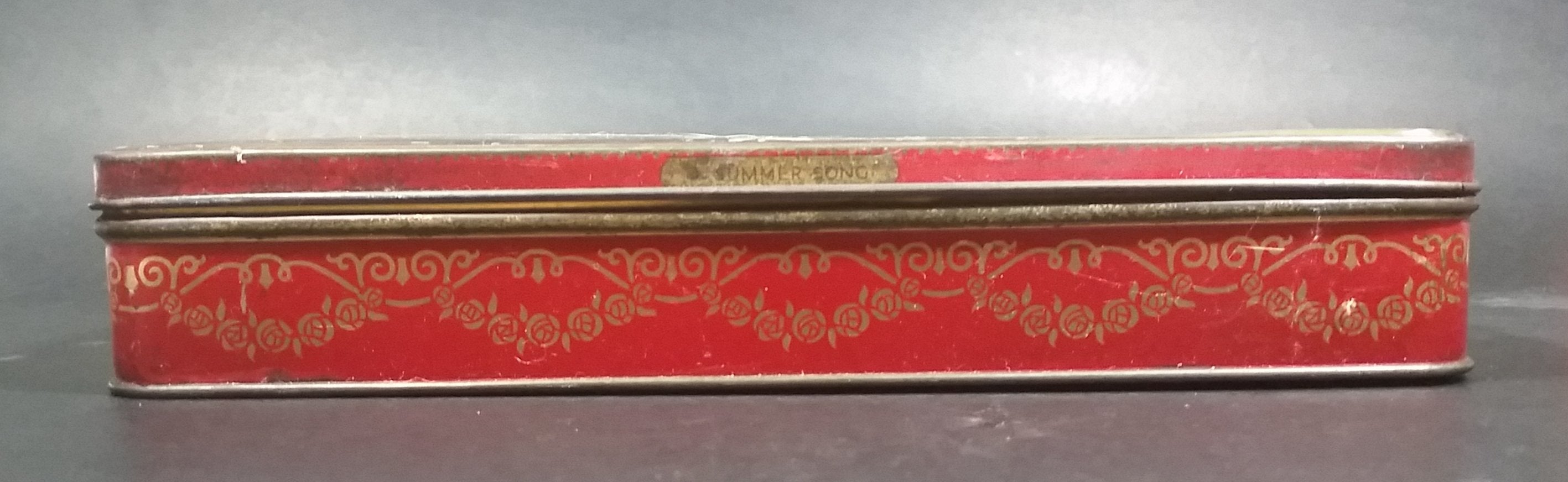 Antiques 1931 Carr & Co. Carlisle Biscuits "A Summer Song" Courting Scene Biscuits Tin 3