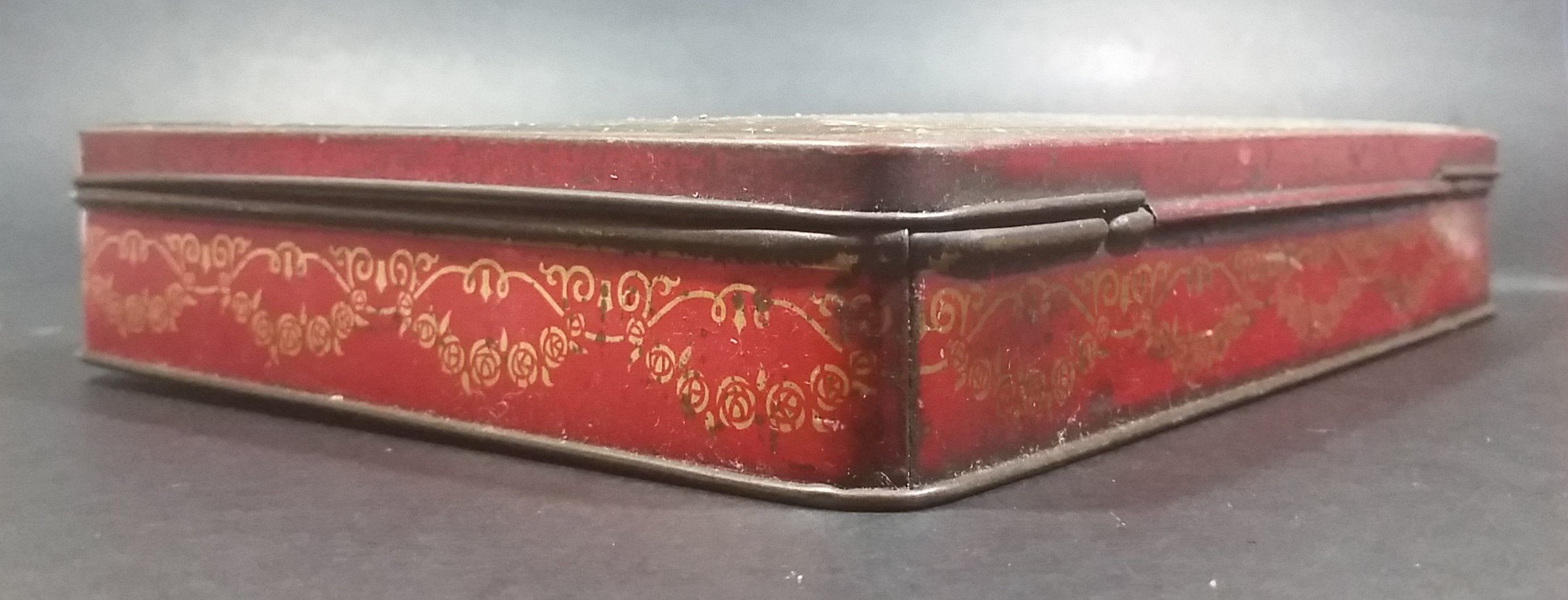 Antiques 1931 Carr & Co. Carlisle Biscuits "A Summer Song" Courting Scene Biscuits Tin 5