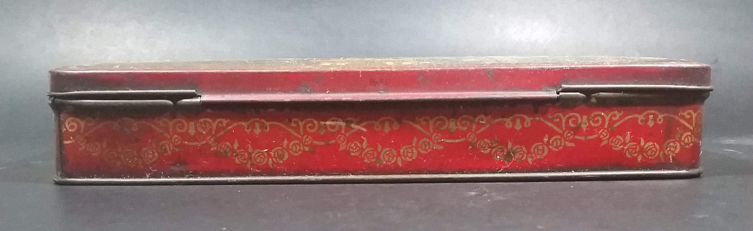 Antiques 1931 Carr & Co. Carlisle Biscuits "A Summer Song" Courting Scene Biscuits Tin 6