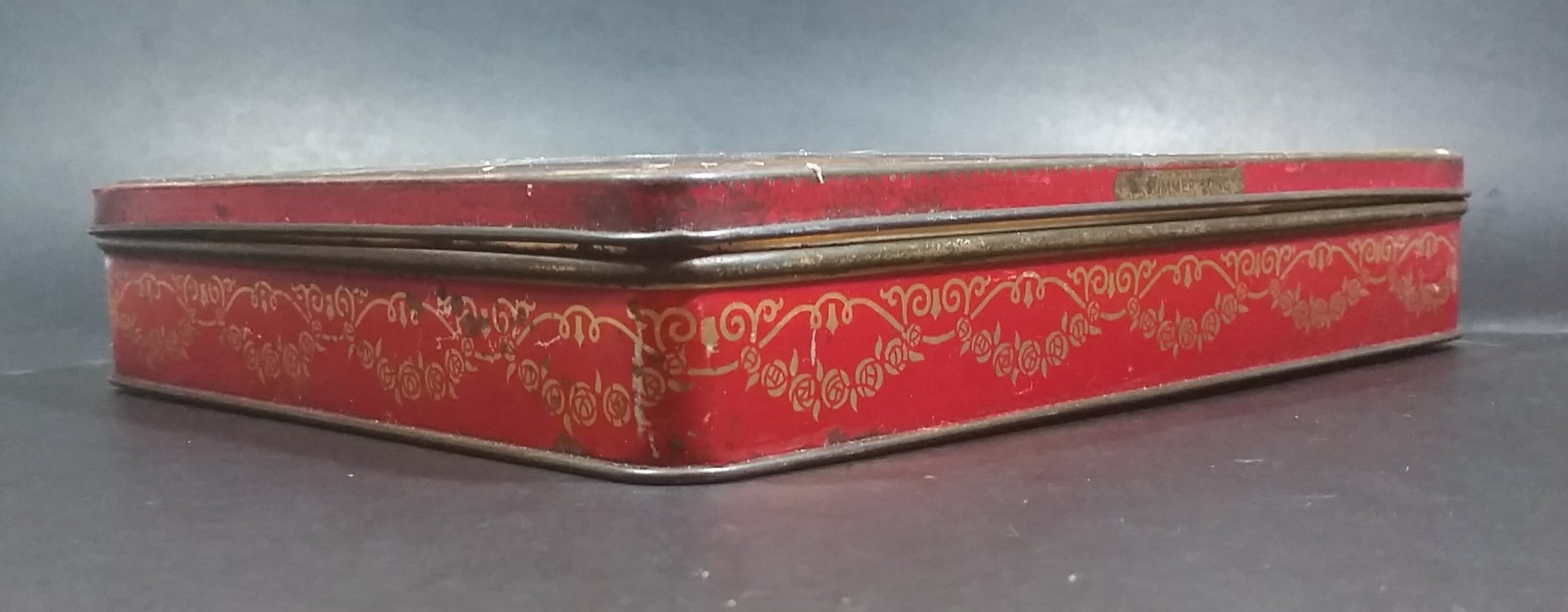Antiques 1931 Carr & Co. Carlisle Biscuits "A Summer Song" Courting Scene Biscuits Tin 9