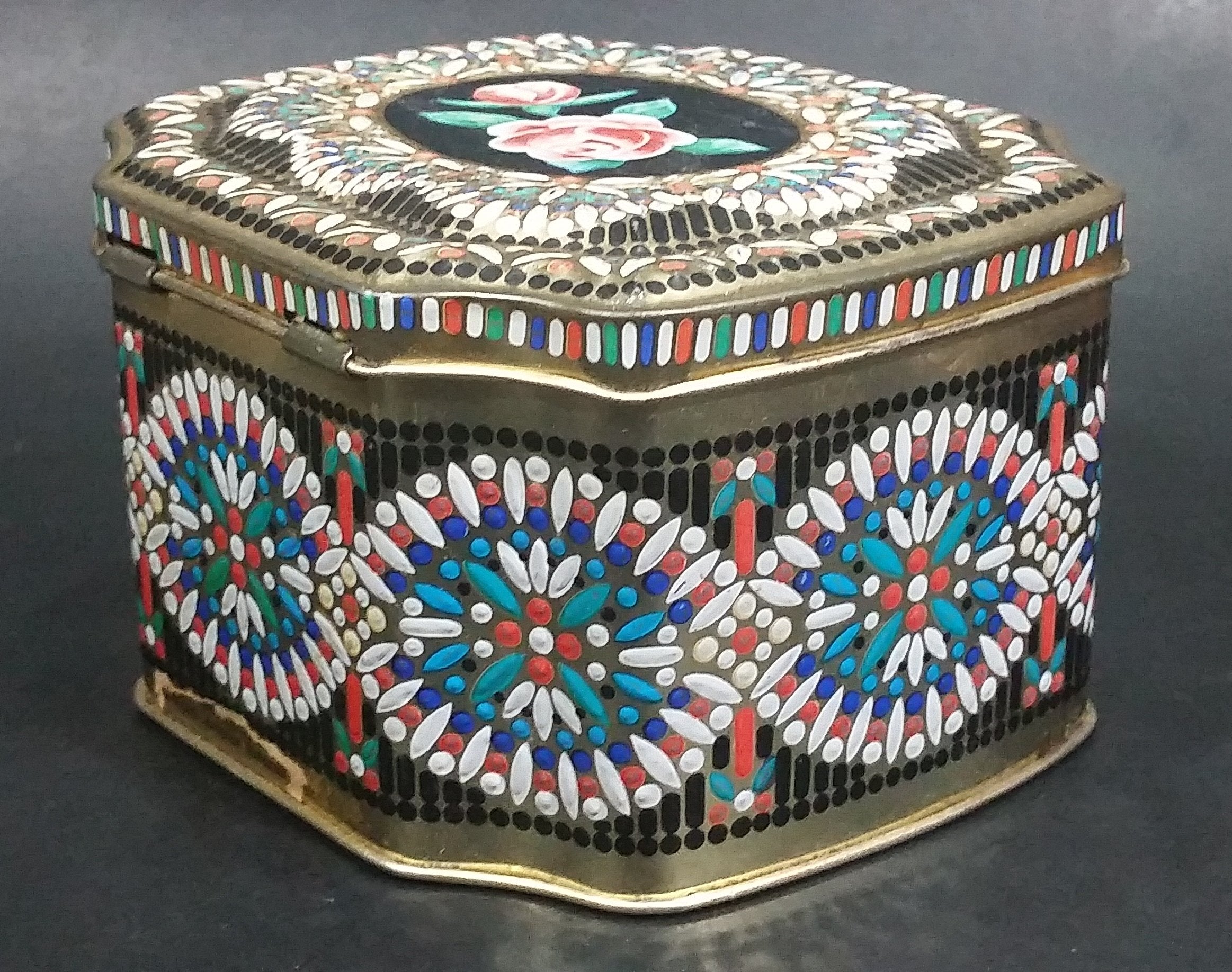 Collectible Beautifully Decorated Pink Rose Flower Storage Container Tin 6