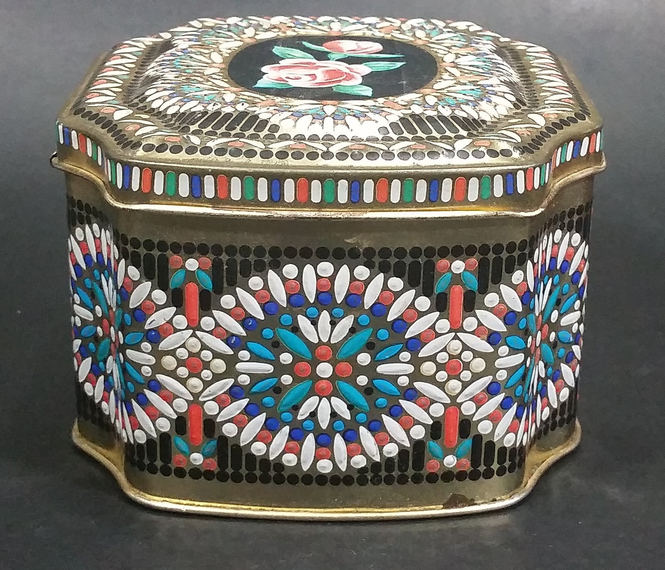 Collectible Beautifully Decorated Pink Rose Flower Storage Container Tin 7