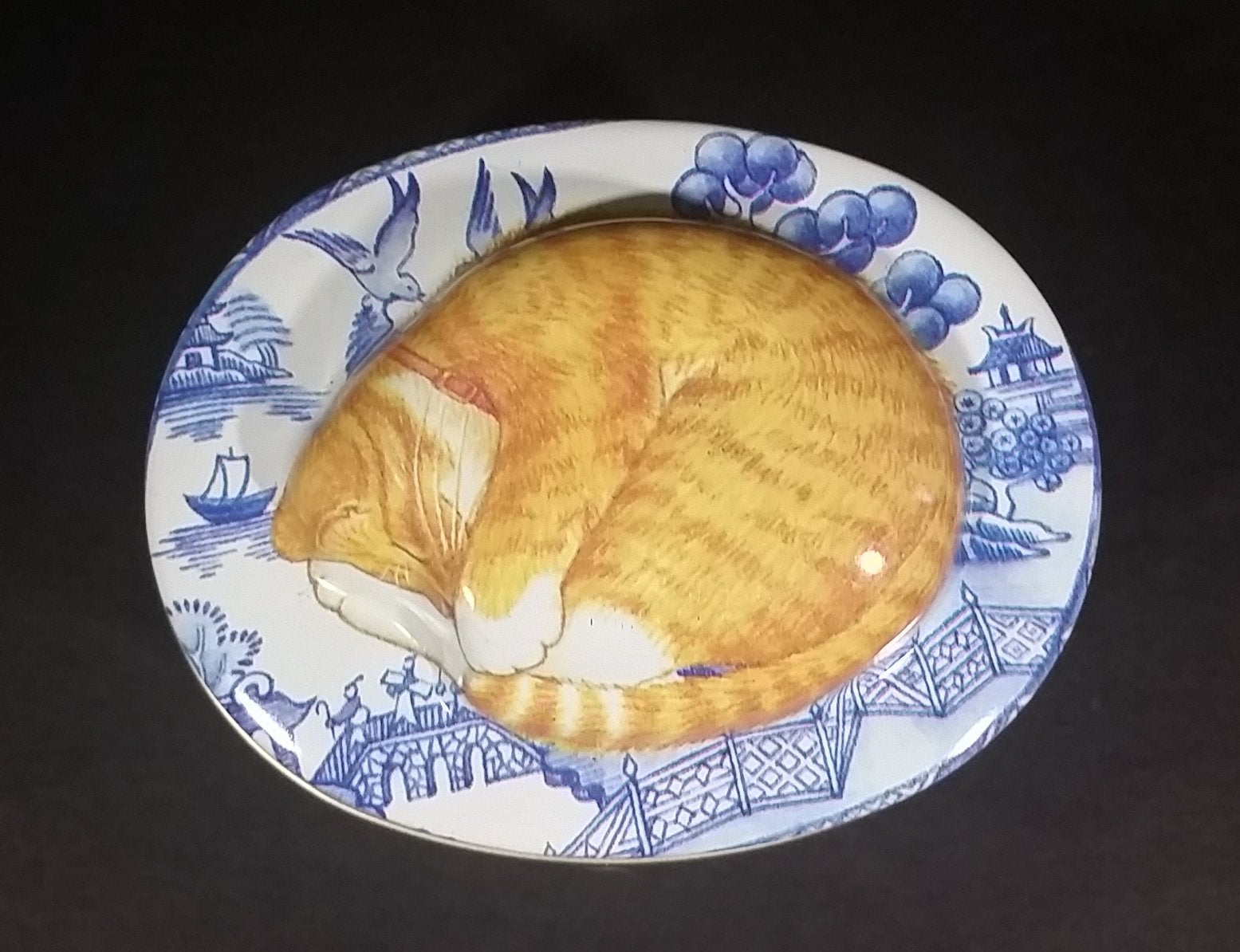Collectible Blue Willow Blue and White Tin With Orange and White Sleeping Kitty Cat 11