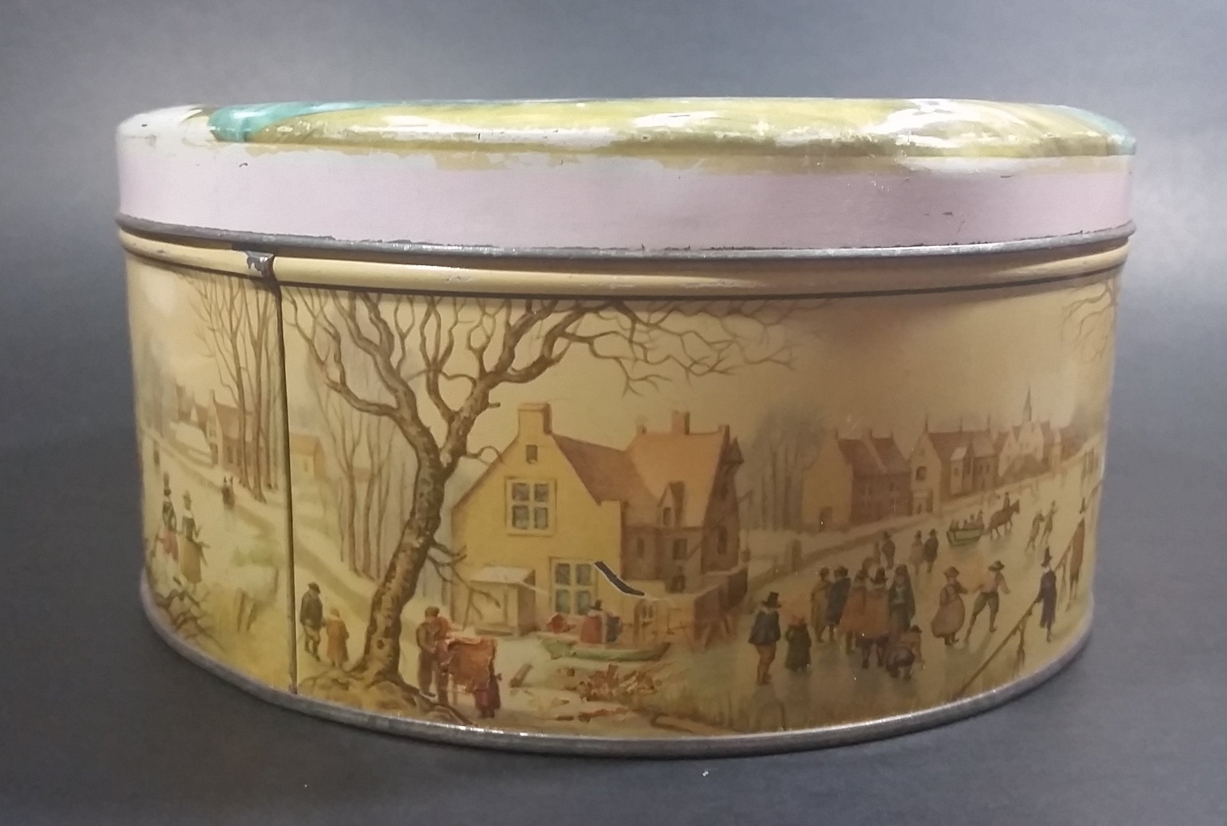 1953 Huntley & Palmers Queen Elizabeth II & The Duke of Edinburgh Biscuits Tin 5