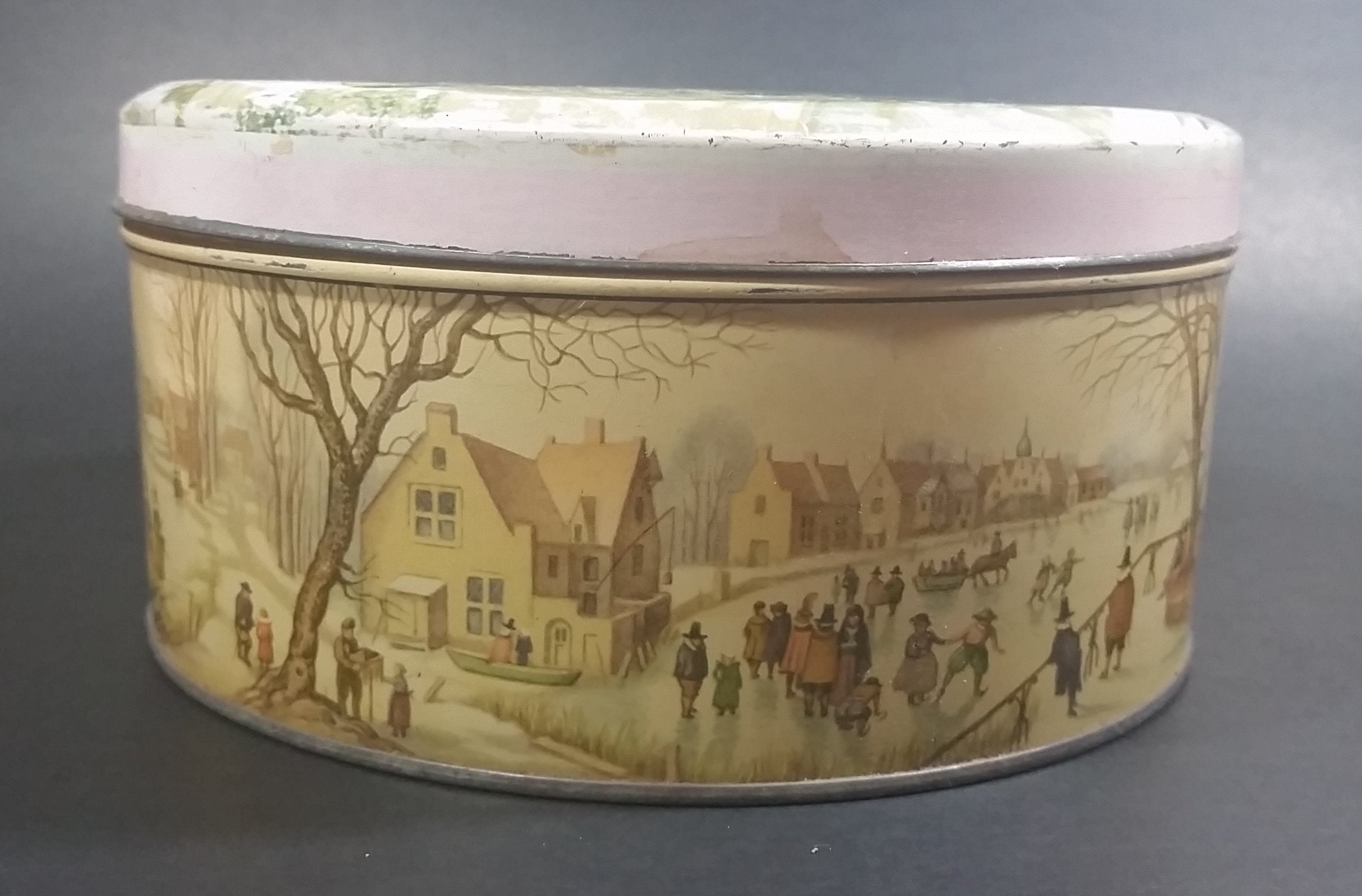 1953 Huntley & Palmers Queen Elizabeth II & The Duke of Edinburgh Biscuits Tin 9