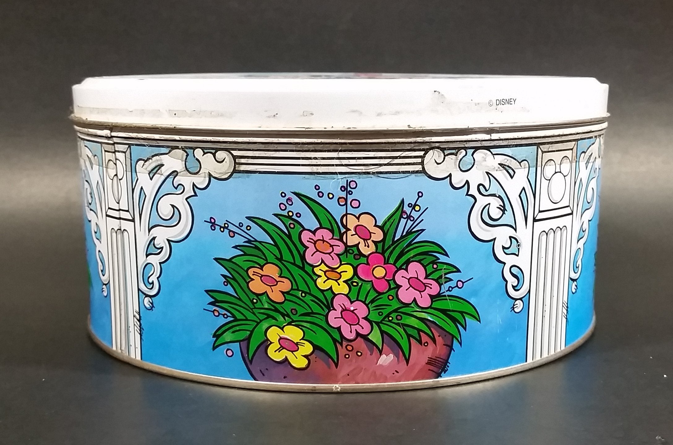 Rare Vintage Disney Mickey Mouse & Minnie Mouse in a Red Classic Car Round Tin Container 3
