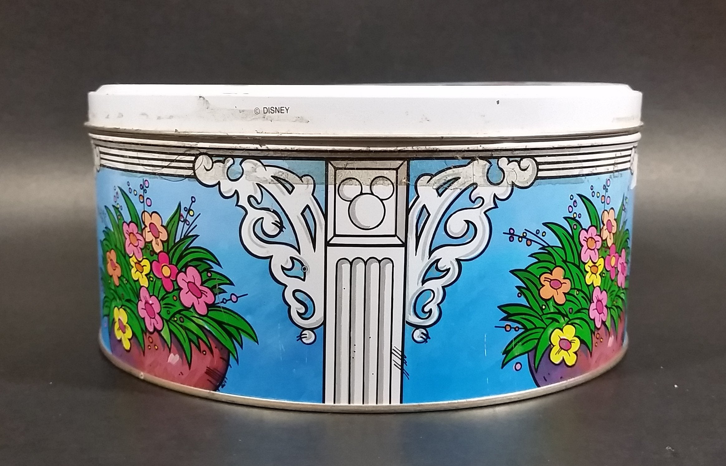 Rare Vintage Disney Mickey Mouse & Minnie Mouse in a Red Classic Car Round Tin Container 4