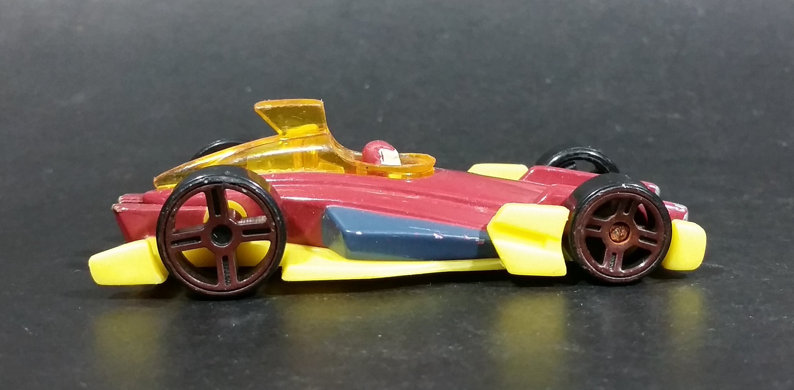 Rare 2008 MGA Marvel Films Iron Man Die Cast Toy Race Car Vehicle 10