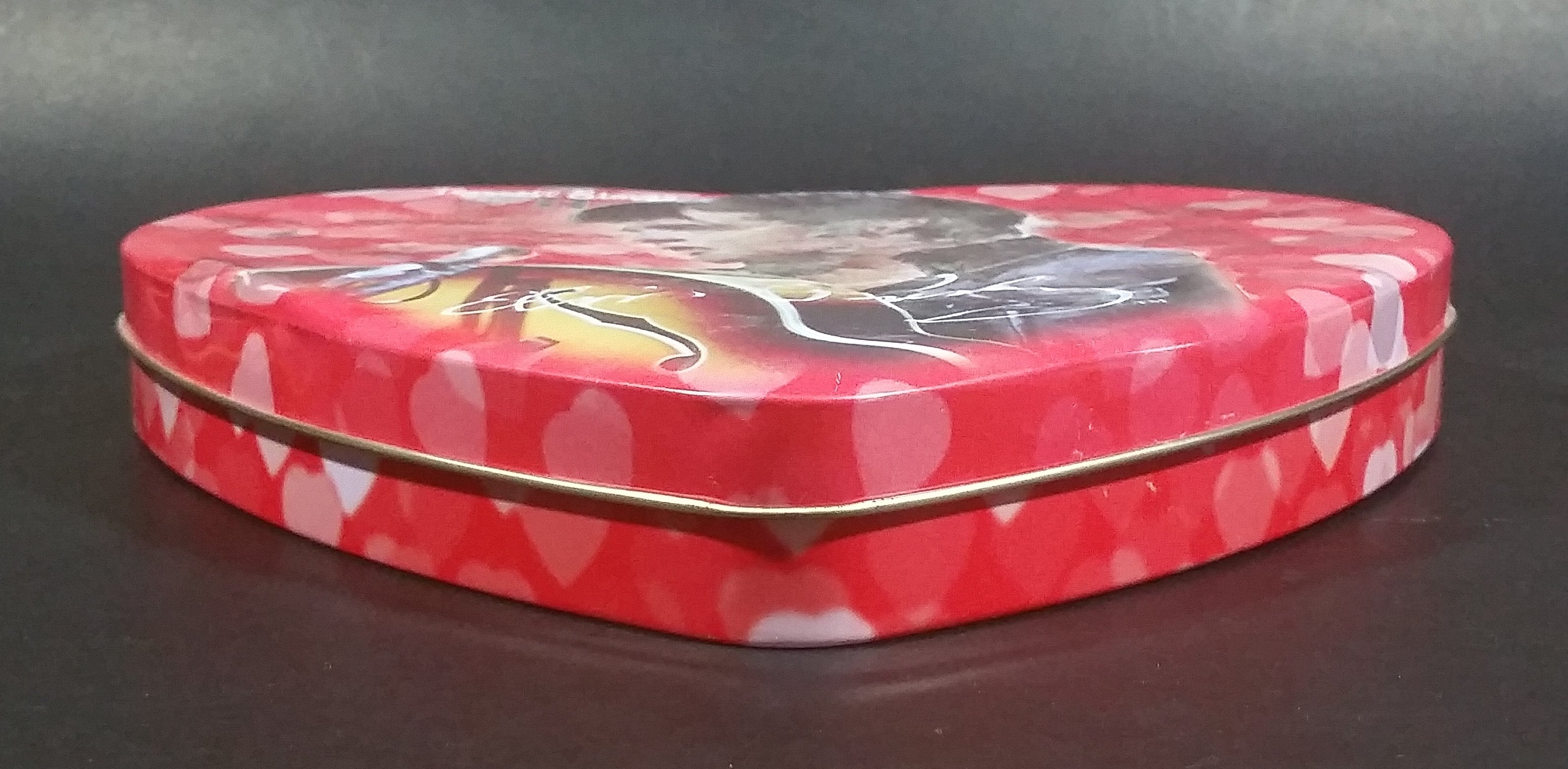 2002 Russell Stover Pink and Red Heart Shaped Elvis Presley Assorted Chocolates Tin Container 4