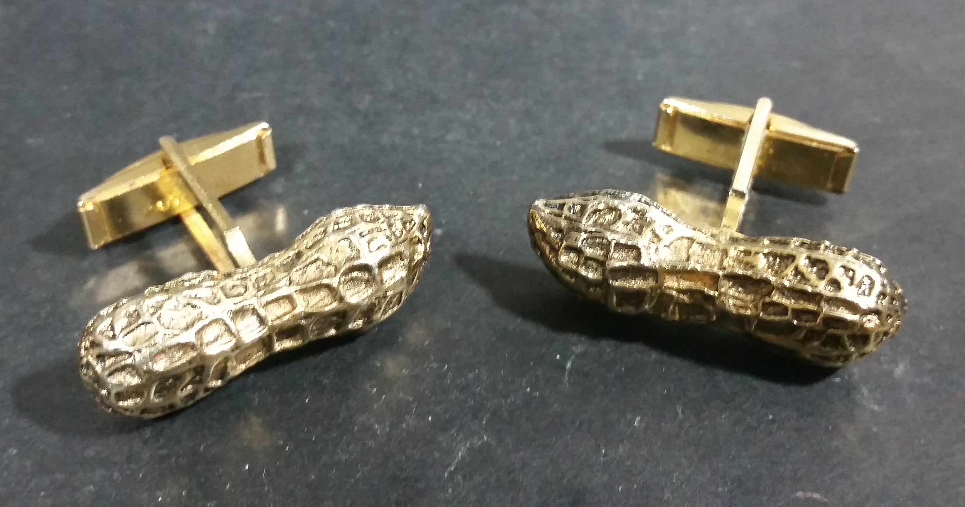Vintage Peanut Shell Shaped Gold Tone Cufflinks - Patent. 2.974.381 4