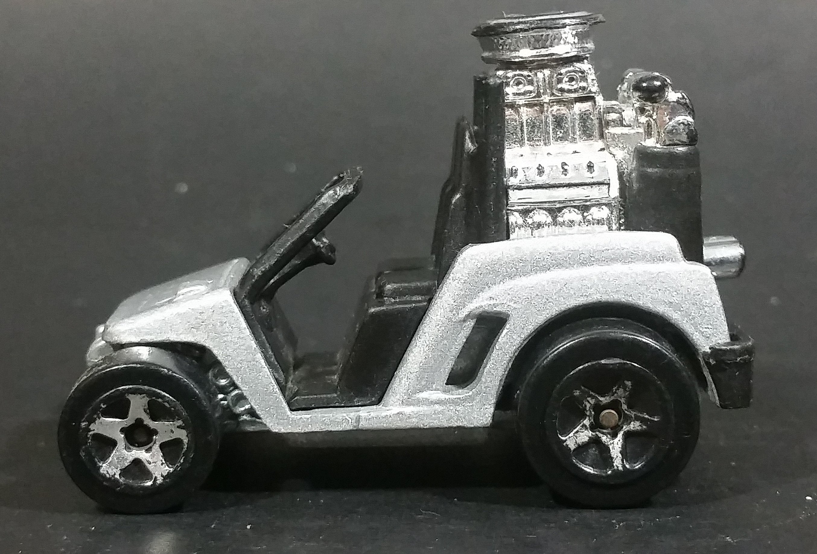 2007 Hot Wheels Wild Things Fore Wheeler Tee'd Off Metalflake Grey Die Cast Toy Car Golf Cart Vehicle 7