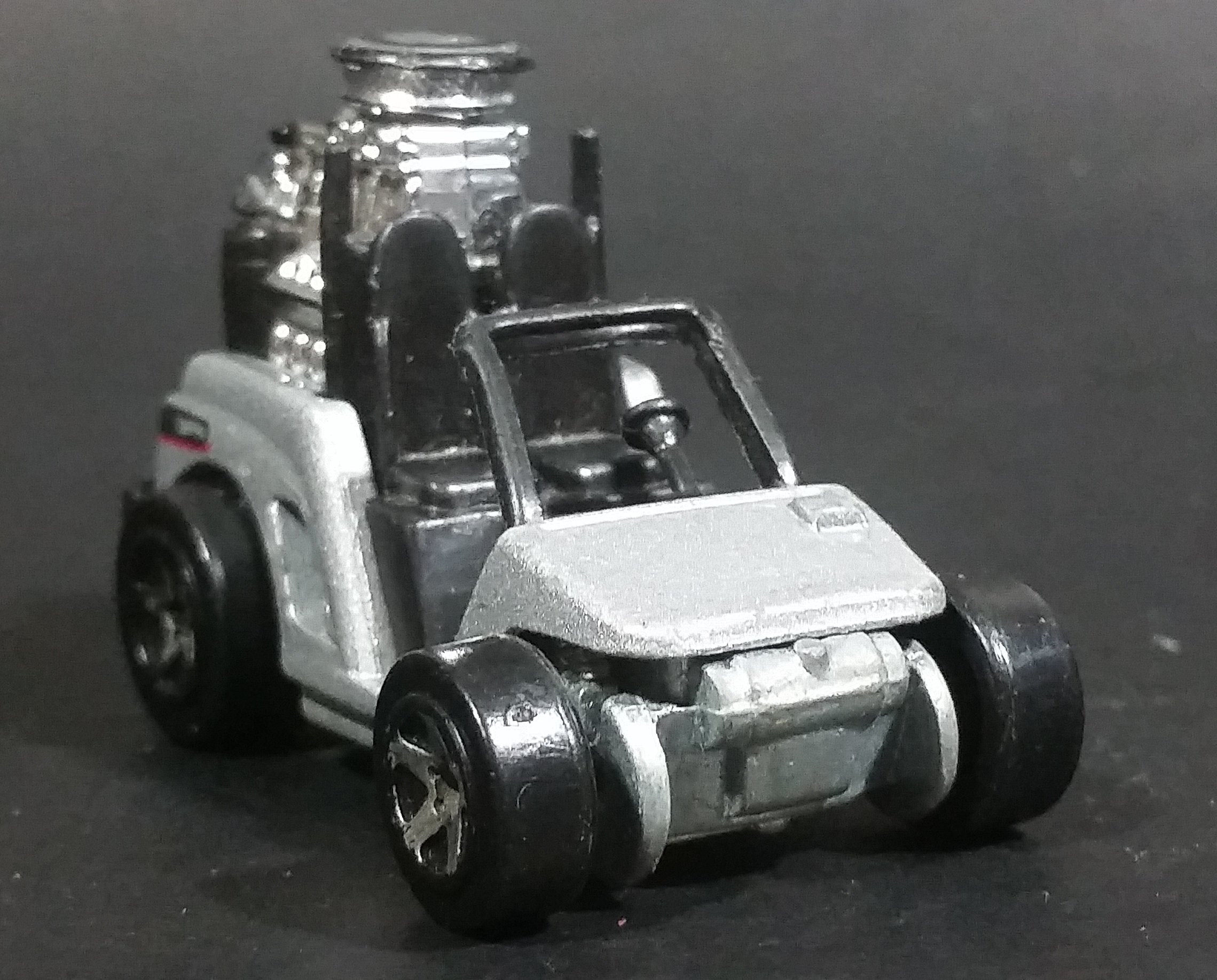 2007 Hot Wheels Wild Things Fore Wheeler Tee'd Off Metalflake Grey Die Cast Toy Car Golf Cart Vehicle 10