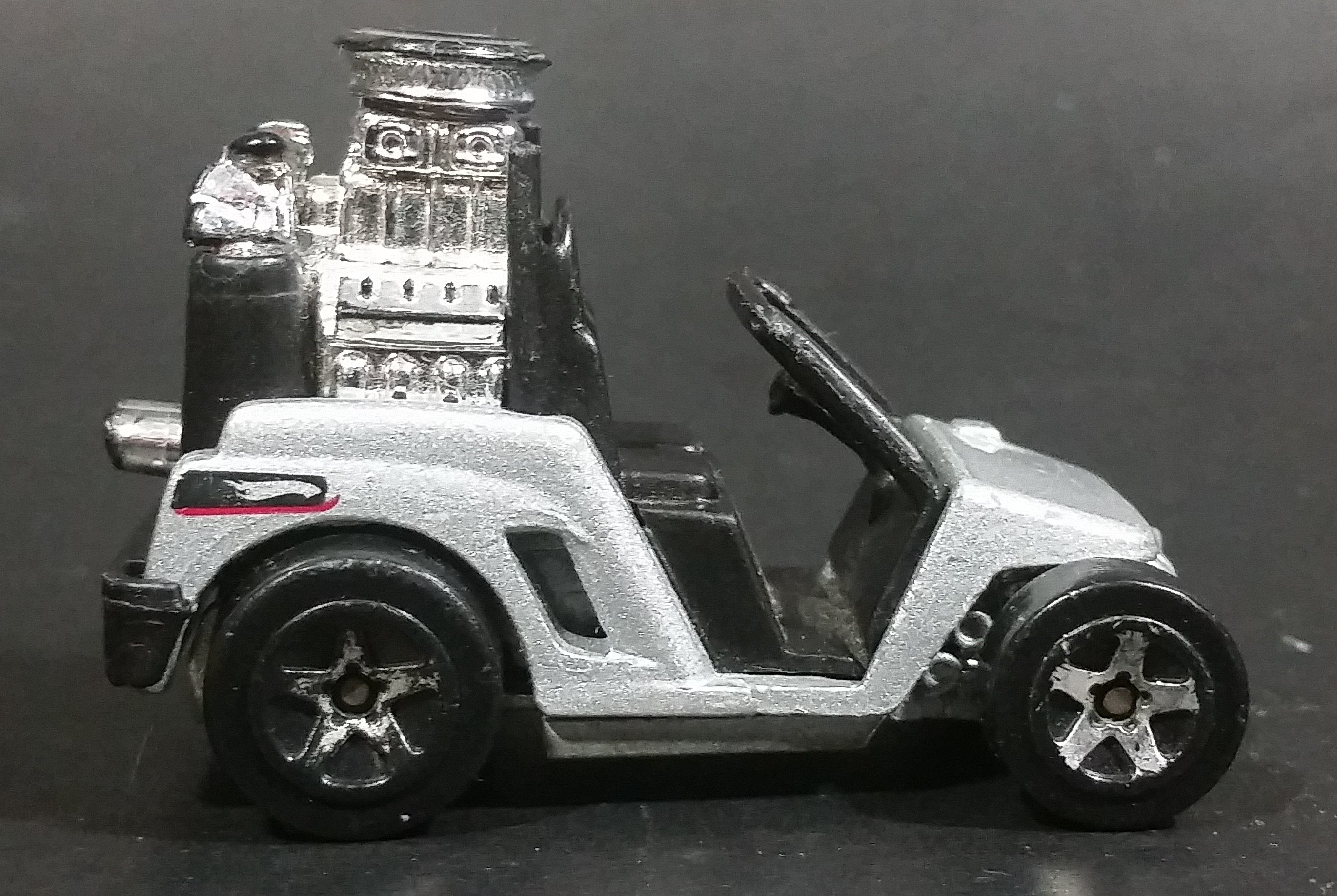 2007 Hot Wheels Wild Things Fore Wheeler Tee'd Off Metalflake Grey Die Cast Toy Car Golf Cart Vehicle 11