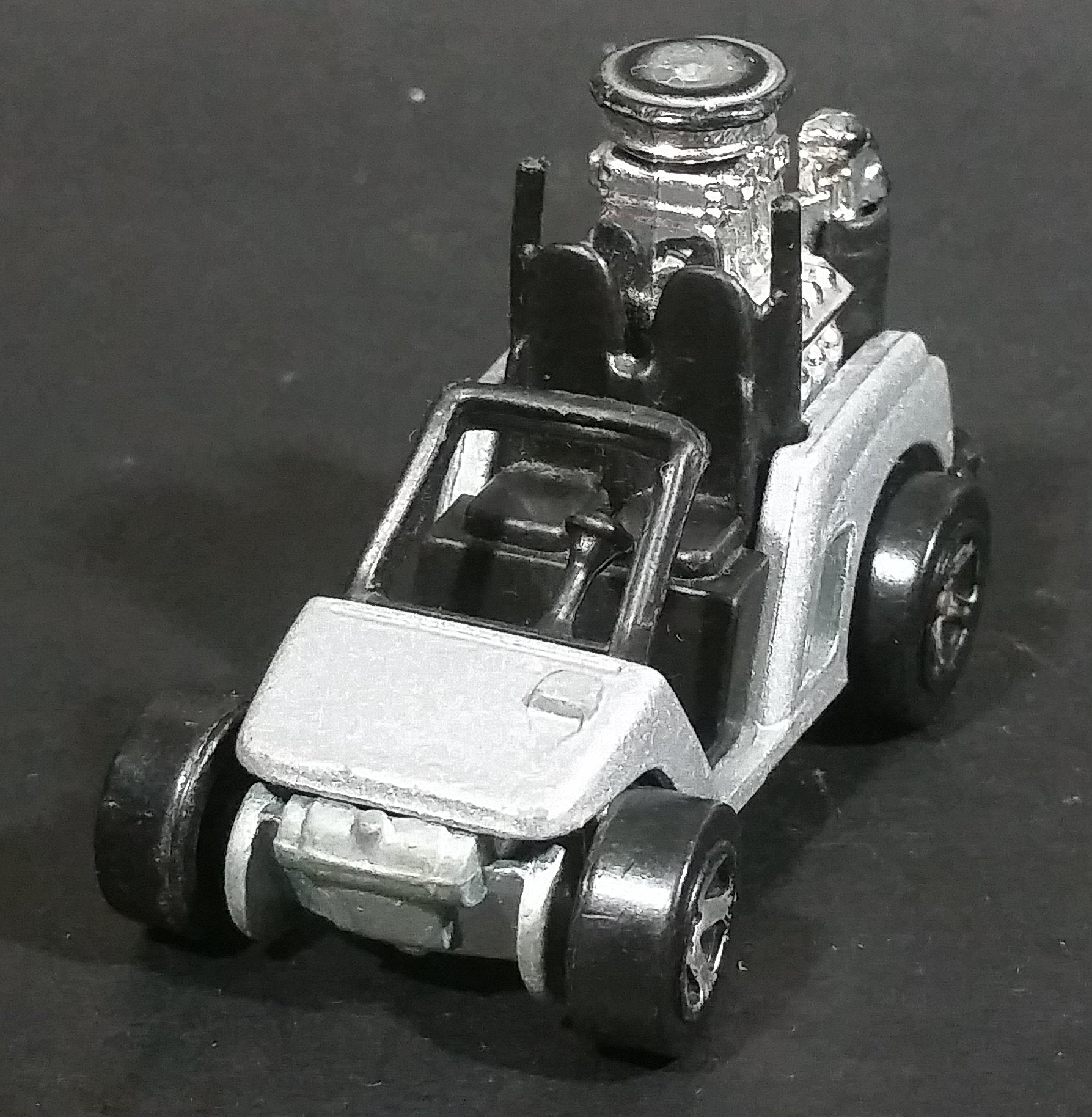 2007 Hot Wheels Wild Things Fore Wheeler Tee'd Off Metalflake Grey Die Cast Toy Car Golf Cart Vehicle 2