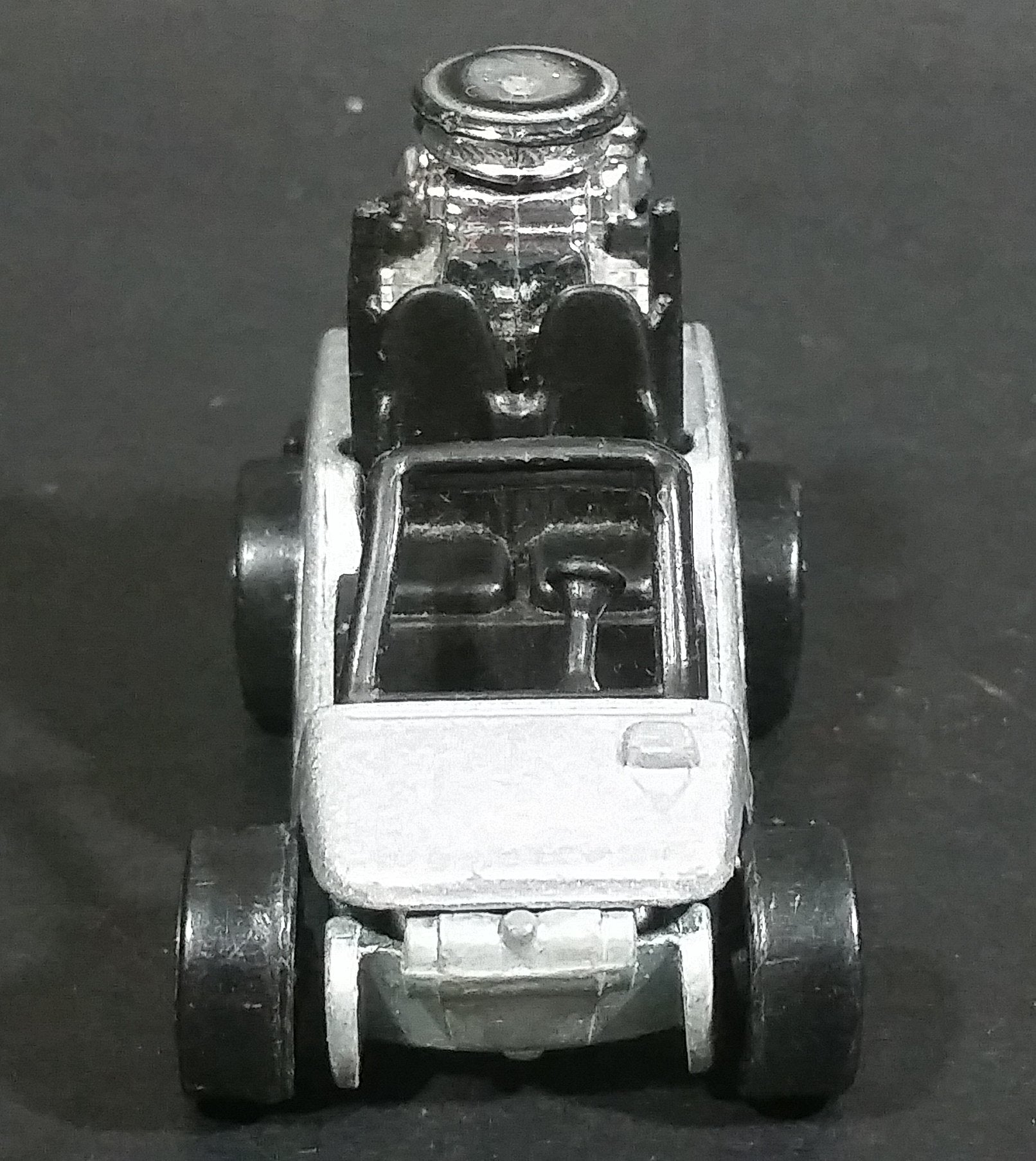 2007 Hot Wheels Wild Things Fore Wheeler Tee'd Off Metalflake Grey Die Cast Toy Car Golf Cart Vehicle 3