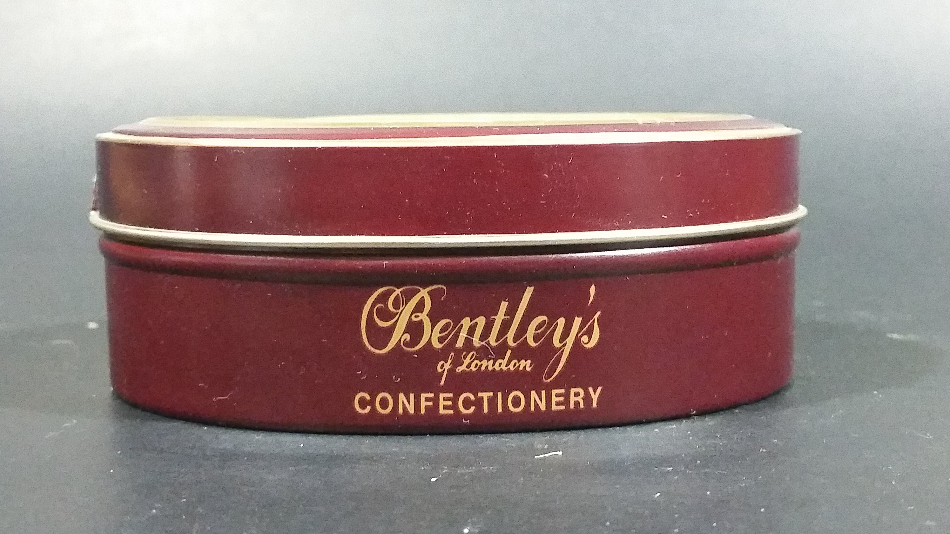 1990 Bentley's of London The Cat's Gallery Henry VIII Fruit Bon Bons Confectionery Tin Opened Still Full 3