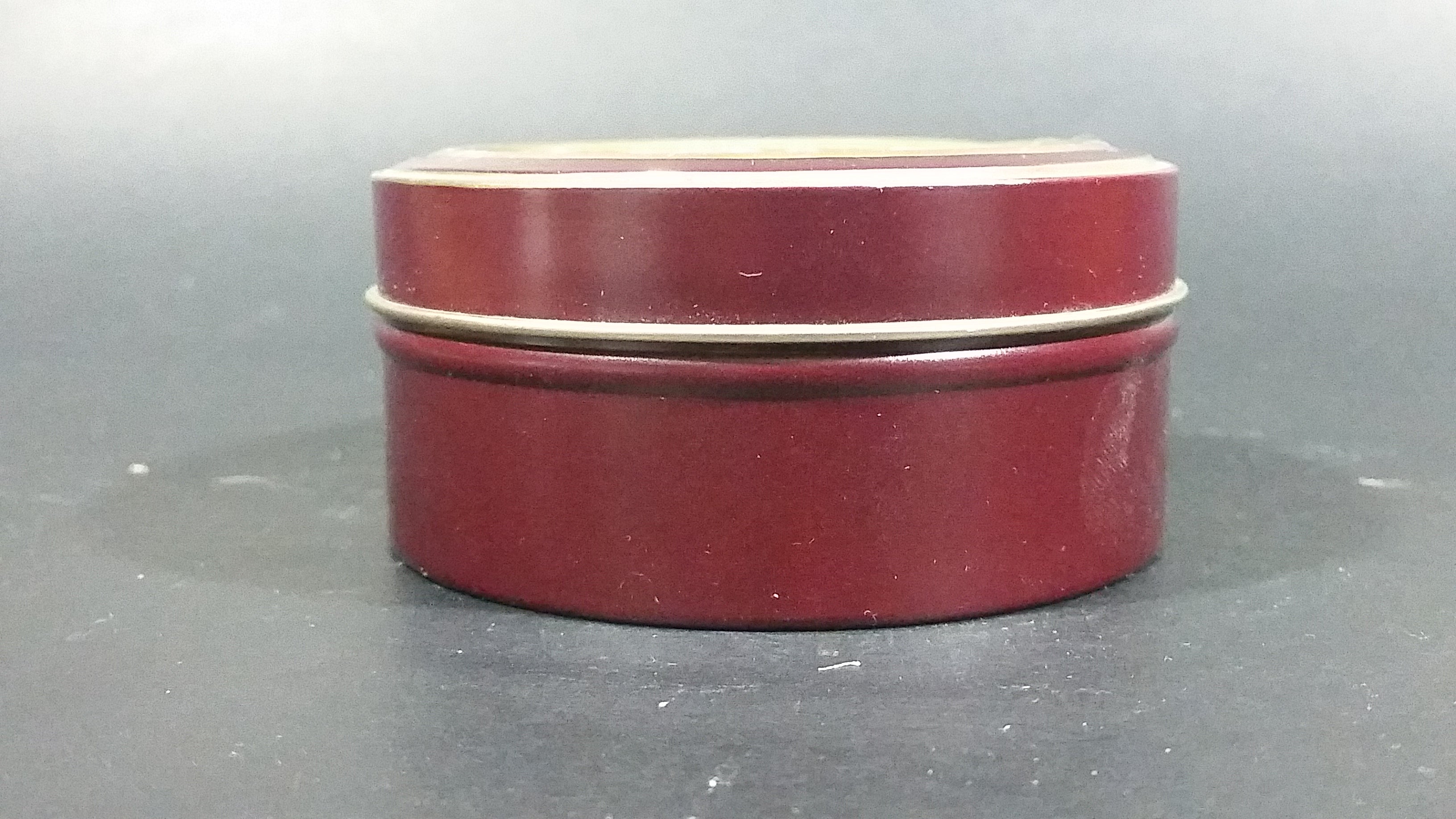 1990 Bentley's of London The Cat's Gallery Henry VIII Fruit Bon Bons Confectionery Tin Opened Still Full 4