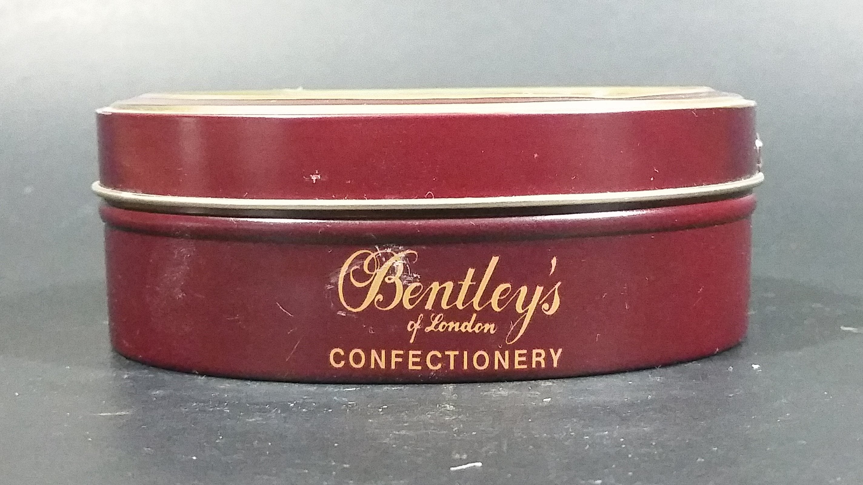 1990 Bentley's of London The Cat's Gallery Henry VIII Fruit Bon Bons Confectionery Tin Opened Still Full 5